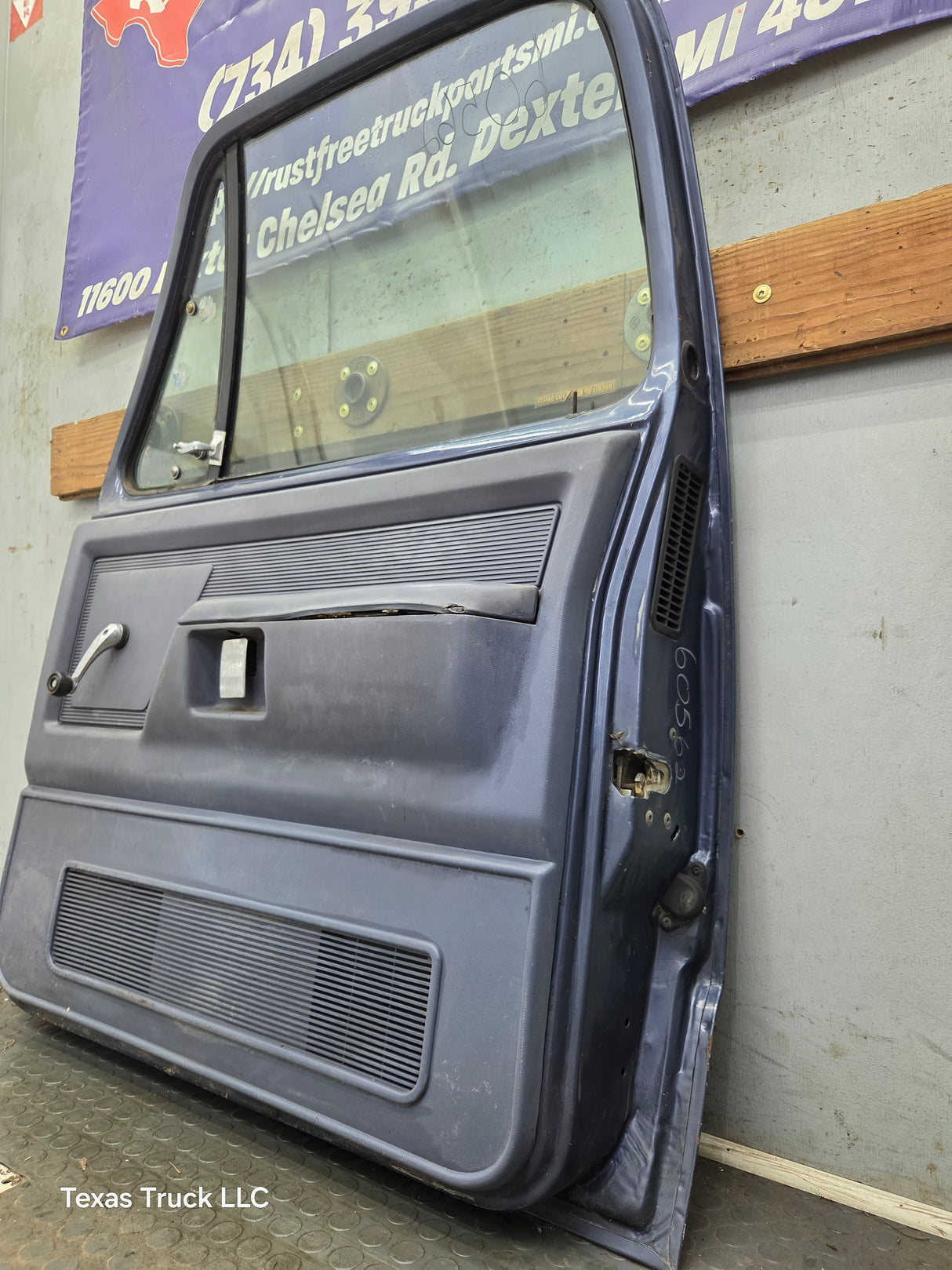 1981-1993 Dodge Ram 1st Gen RH Passenger Side Front Door W150 W250 W350 D150 D250 D350 Ram Charger