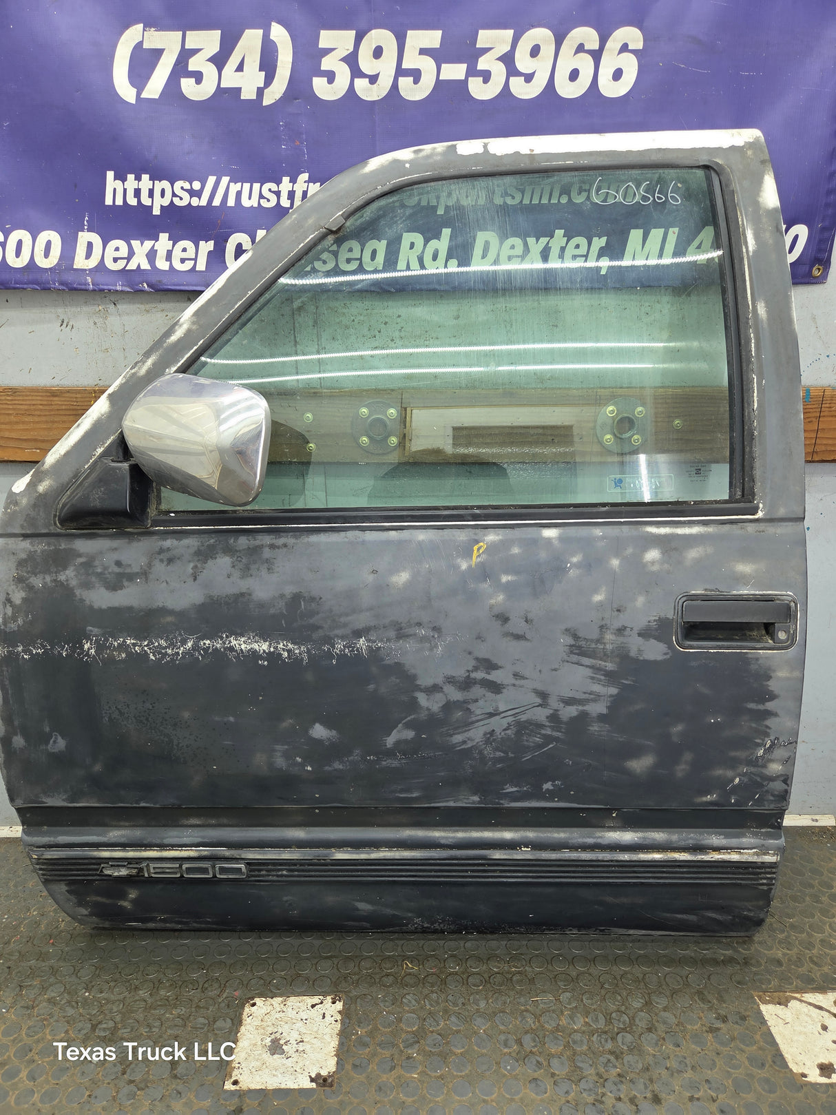 1988-2000 Chevrolet Silverado Suburban GMC Sierra LH Front Driver Side Door