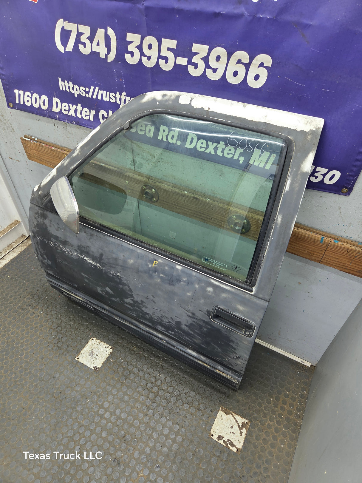 1988-2000 Chevrolet Silverado Suburban GMC Sierra LH Front Driver Side Door