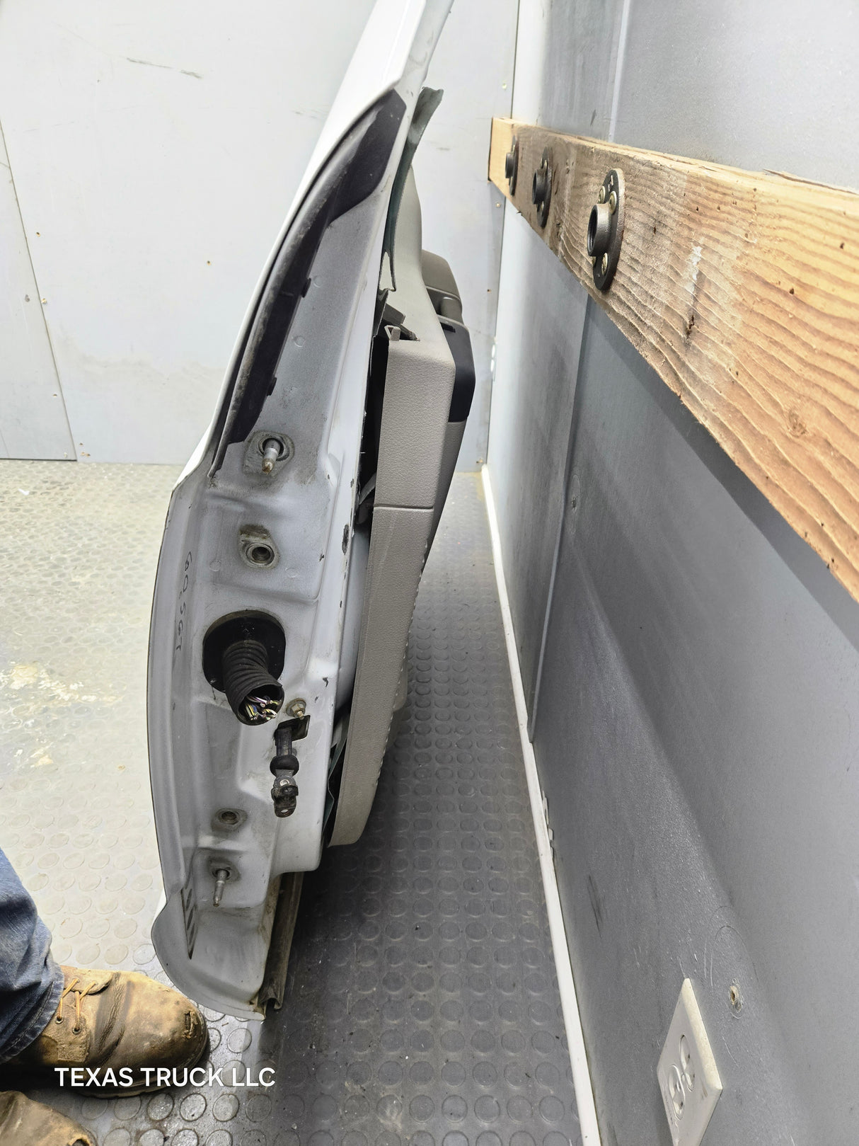 1999-2011 Ford Super Duty / Excursion Front Passenger RH Door F250 F350 F450 F550