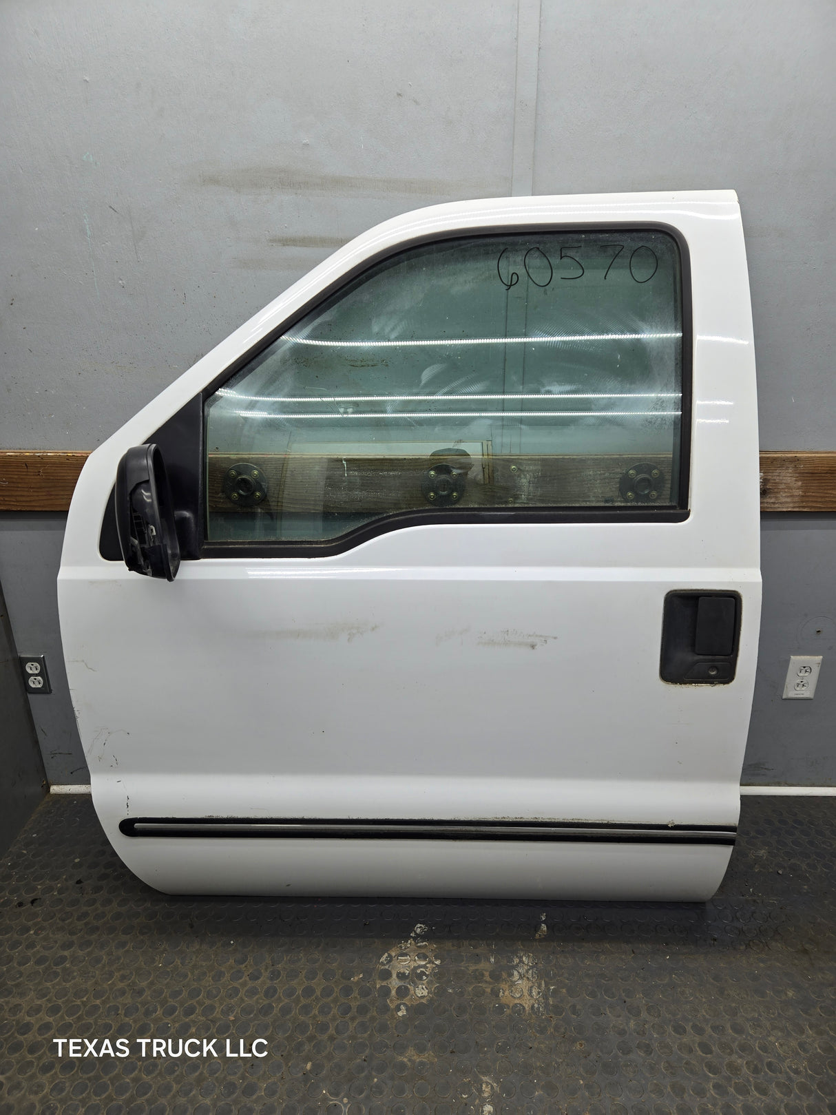 1999-2011 Ford Super Duty LH Driver Side Front Door F250 F350 F450 F550