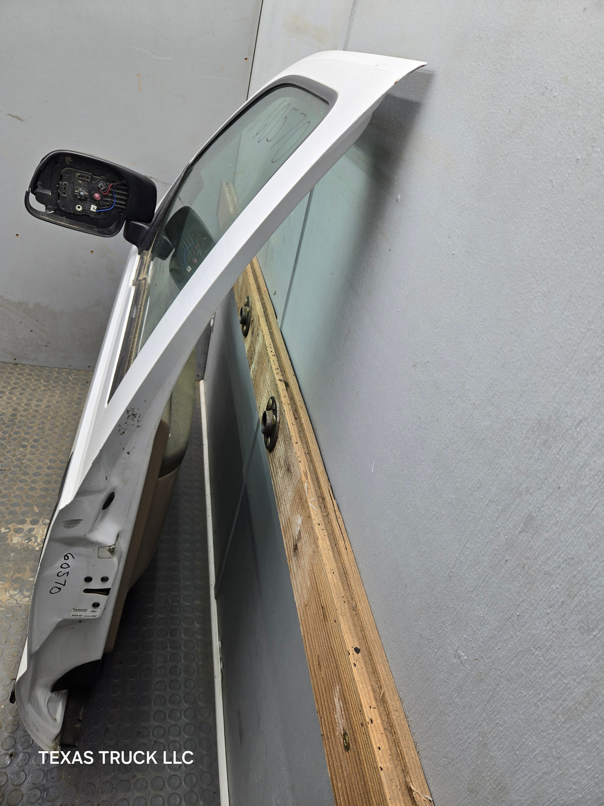 1999-2011 Ford Super Duty LH Driver Side Front Door F250 F350 F450 F550