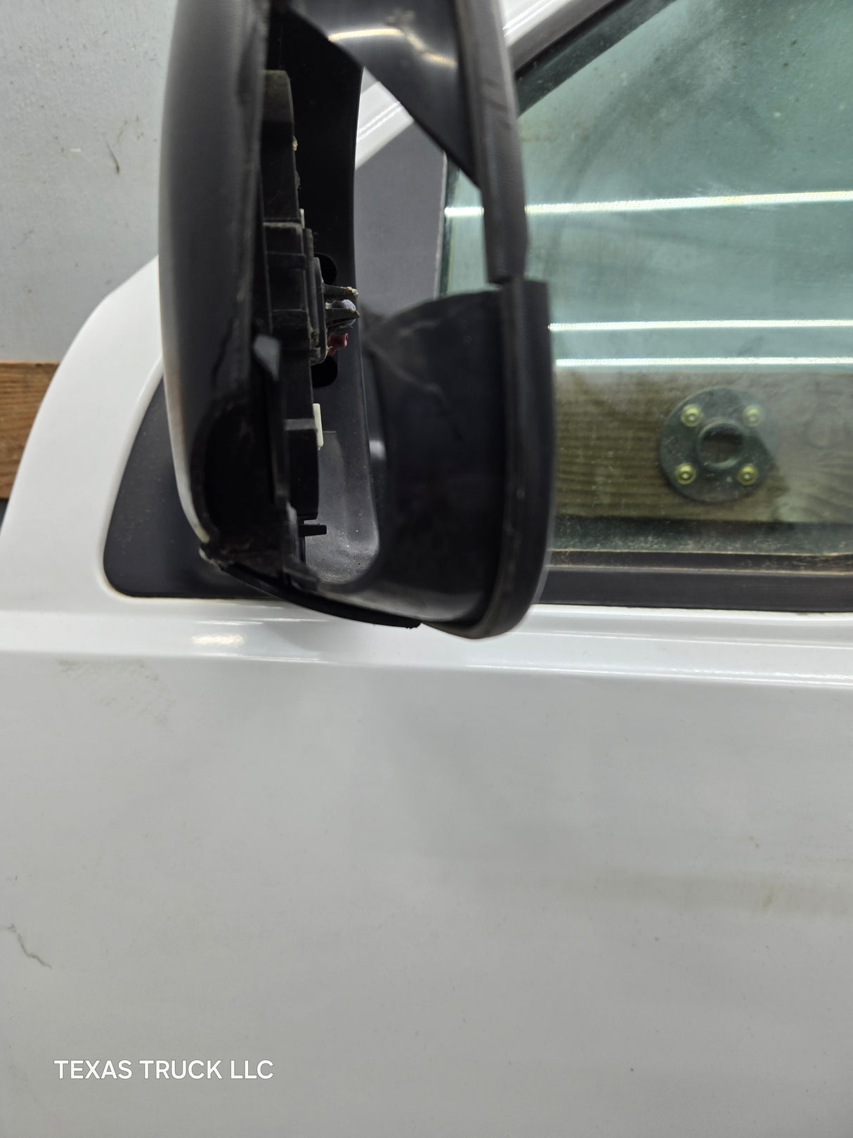 1999-2011 Ford Super Duty LH Driver Side Front Door F250 F350 F450 F550