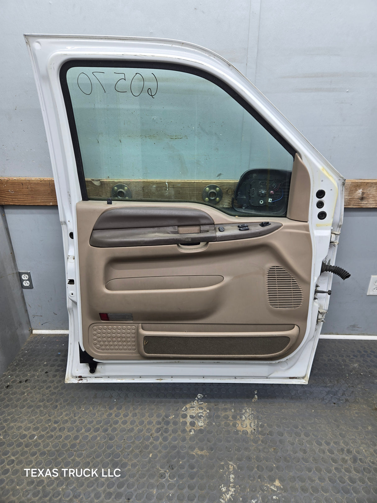1999-2011 Ford Super Duty LH Driver Side Front Door F250 F350 F450 F550