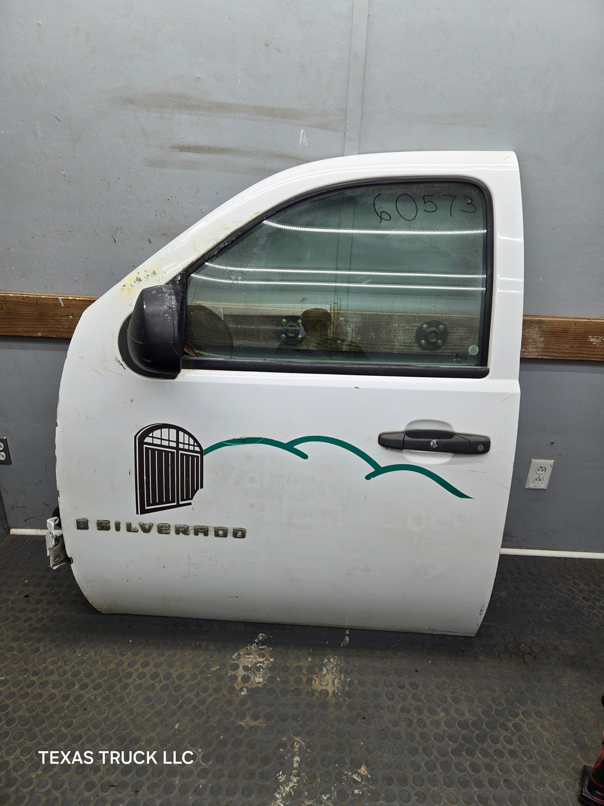 2007-2013 Chevrolet Silverado / GMC Sierra 1500 2500 3500 HD LH Front Driver Side Door