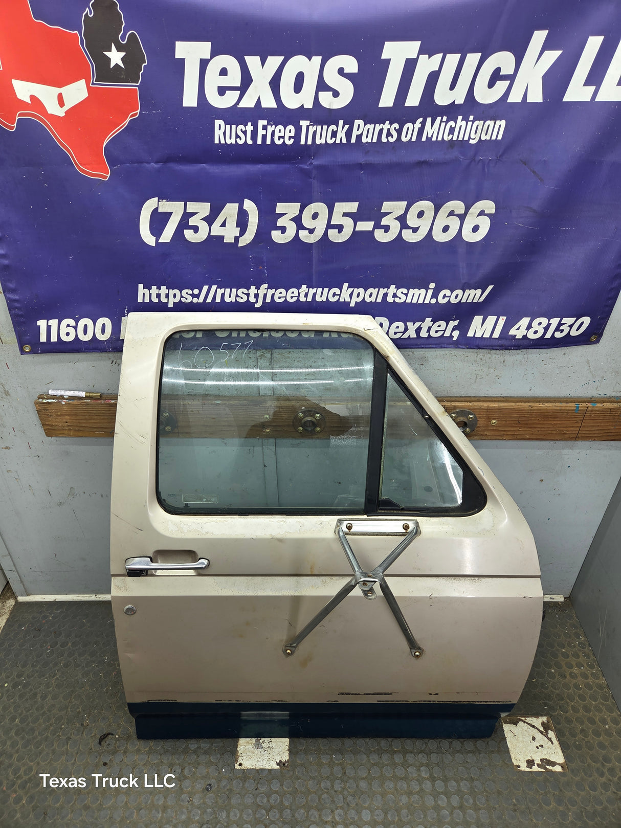 1980-1986 Ford F Series F250 F350 F450 F550 Passenger Side Front Door RH