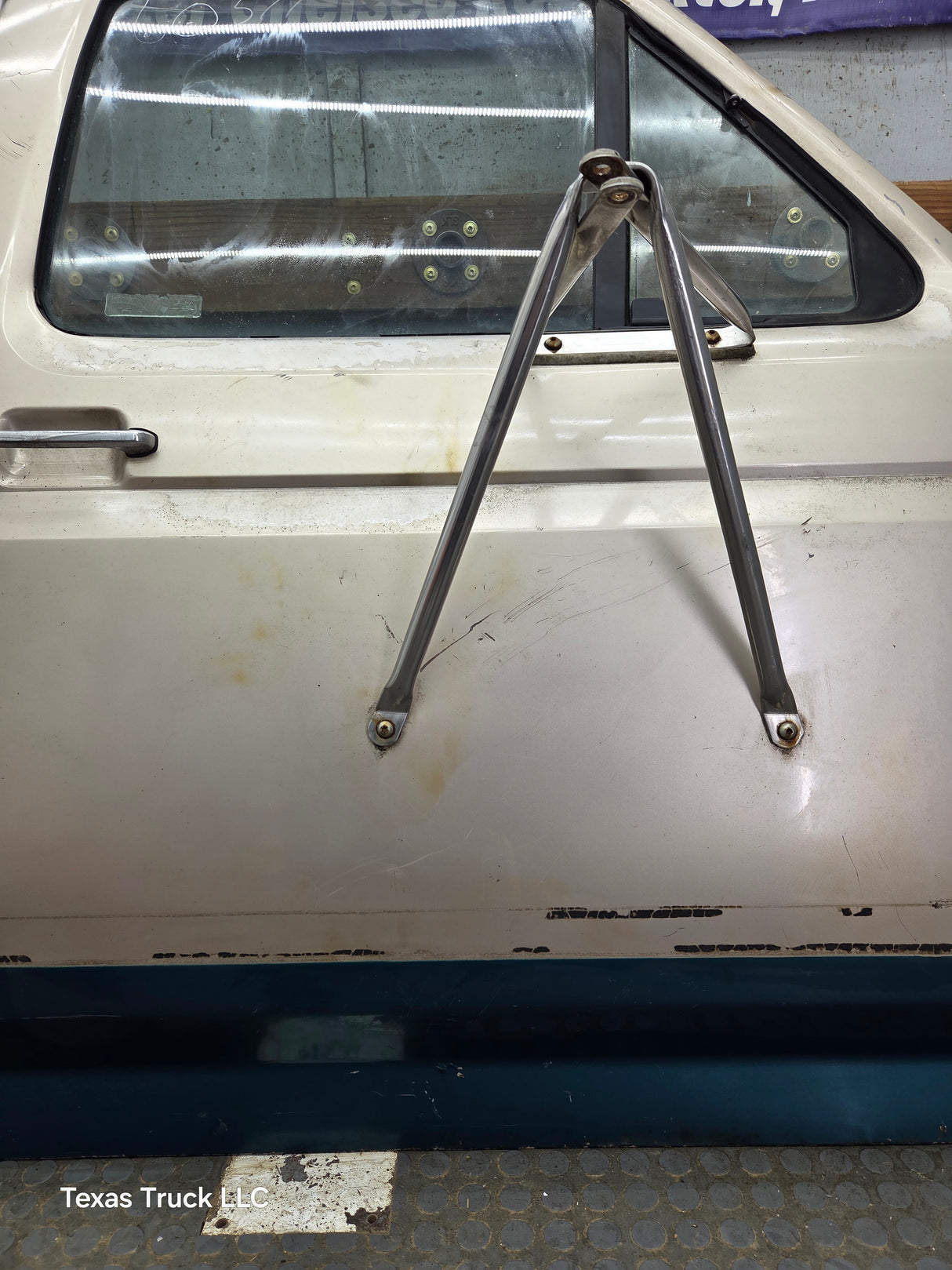 1980-1986 Ford F Series F250 F350 F450 F550 Passenger Side Front Door RH