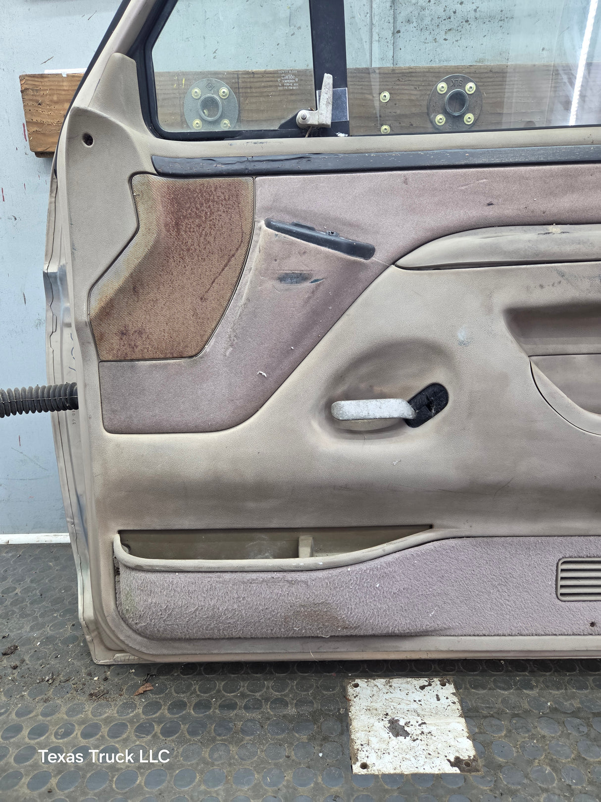 1980-1986 Ford F Series F250 F350 F450 F550 Passenger Side Front Door RH