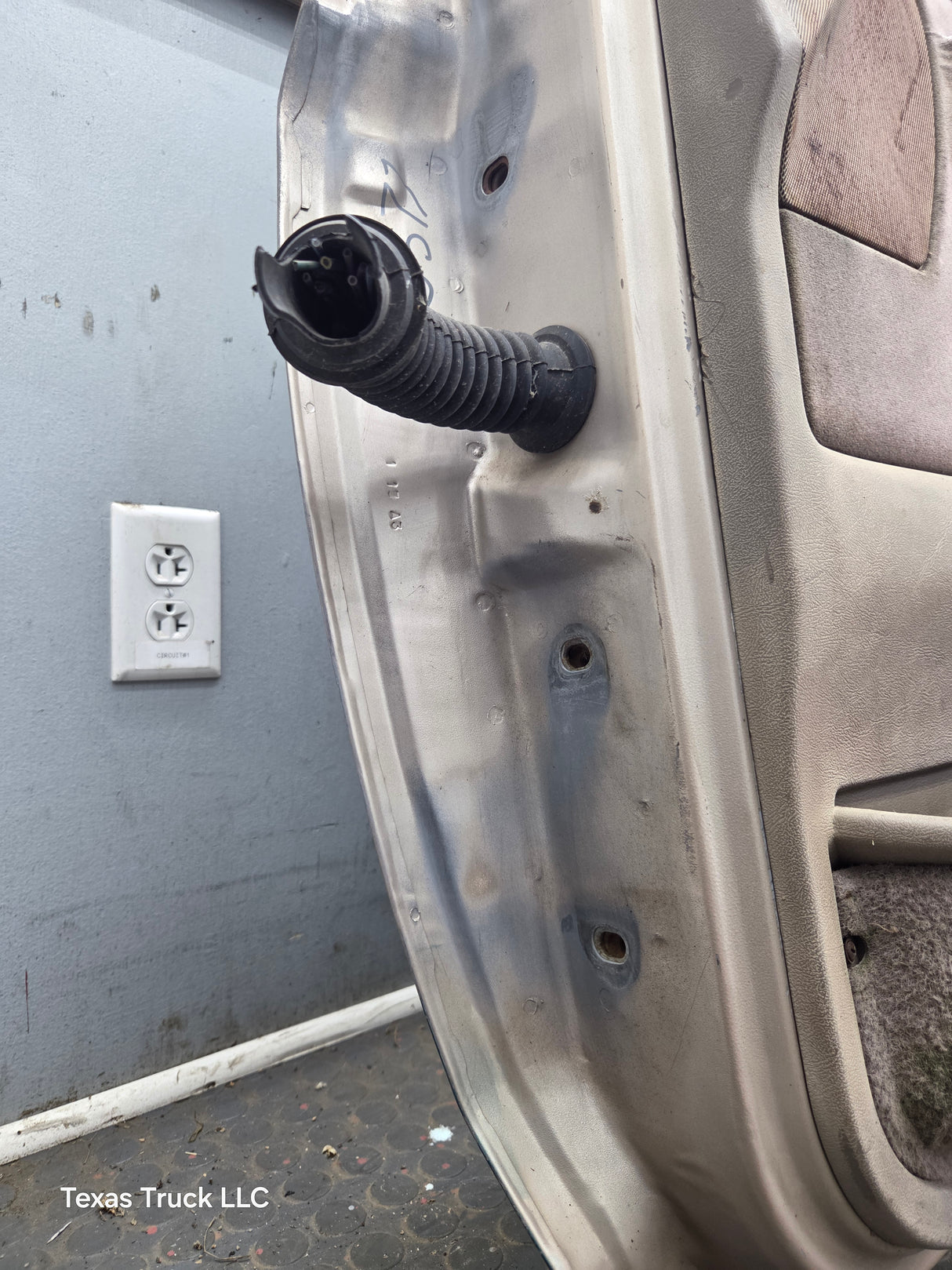 1980-1986 Ford F Series F250 F350 F450 F550 Passenger Side Front Door RH