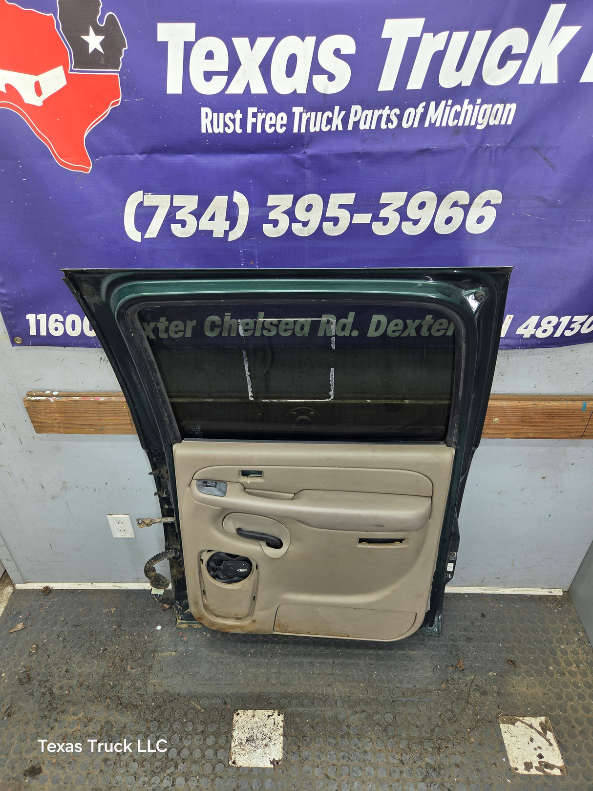 1999-2006 Chevrolet Silverado / GMC Sierra 1500 2500 3500 HD Rear Passenger Side Crew Cab Door RH