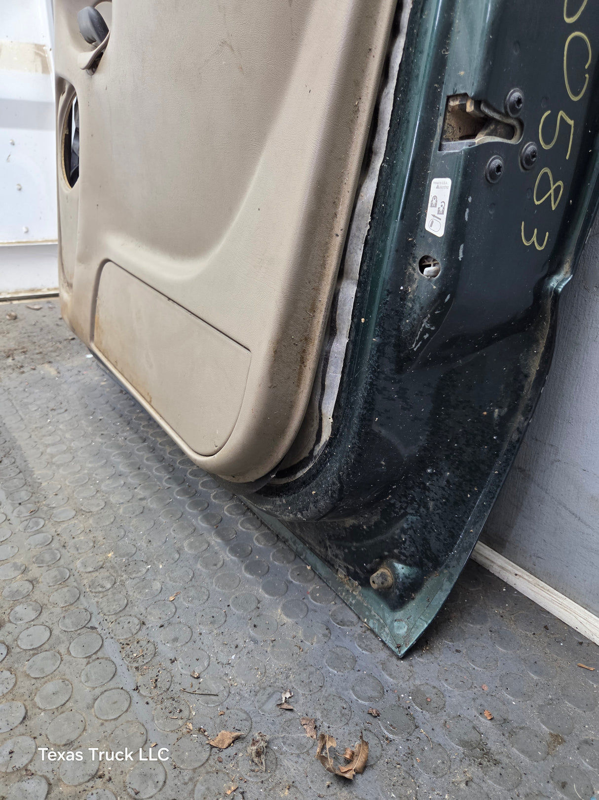 1999-2006 Chevrolet Silverado / GMC Sierra 1500 2500 3500 HD Rear Passenger Side Crew Cab Door RH