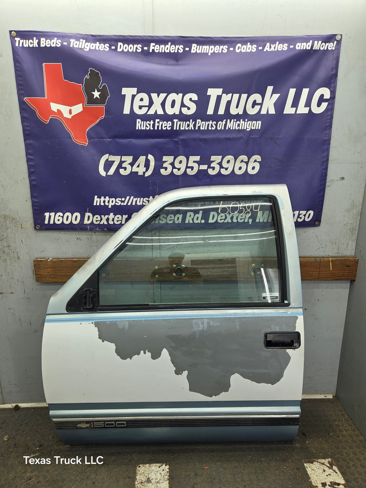 1988-2000 Chevrolet Silverado Suburban GMC Sierra LH Front Driver Side Door