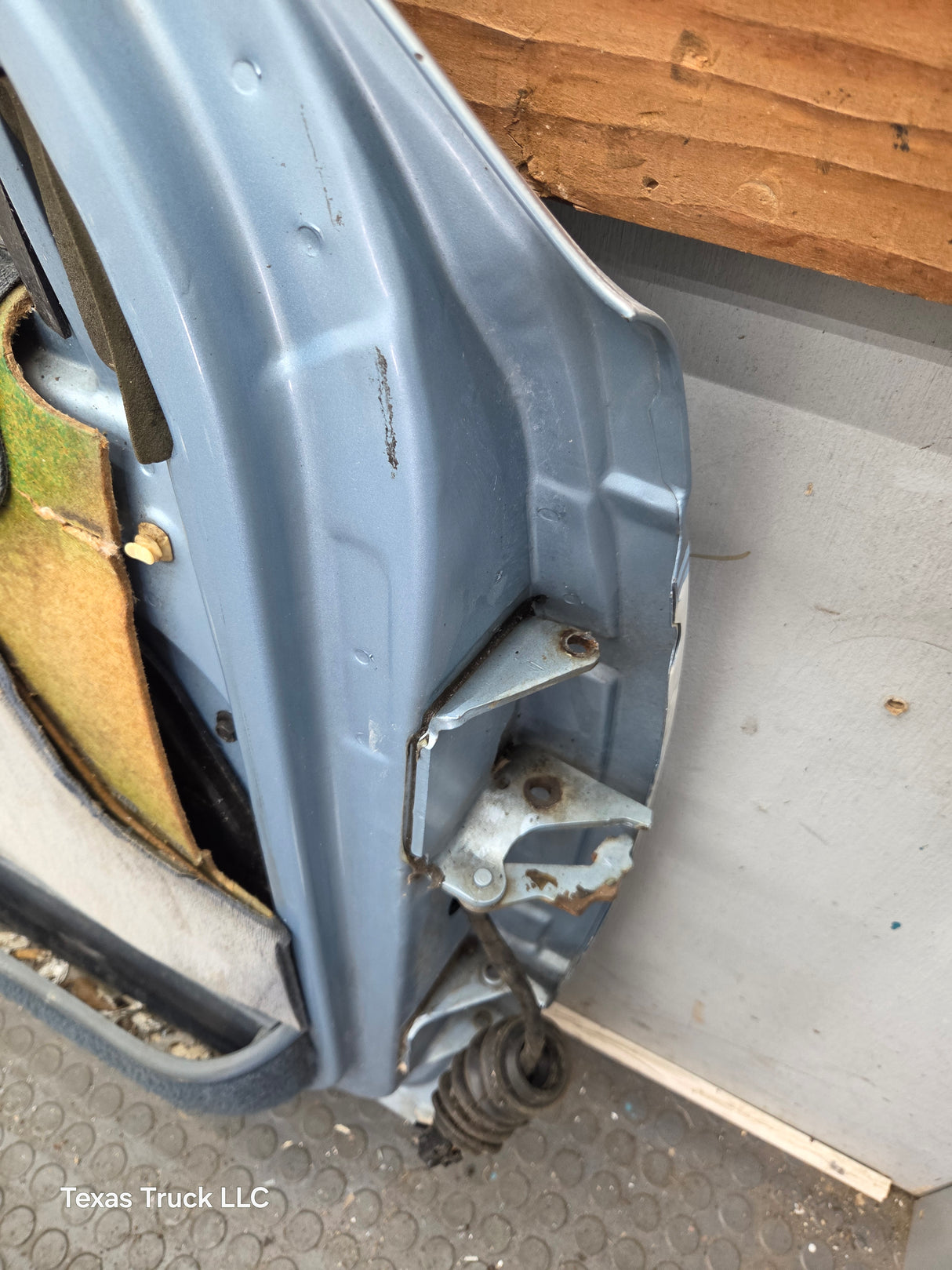 1988-2000 Chevrolet Silverado Suburban GMC Sierra LH Front Driver Side Door