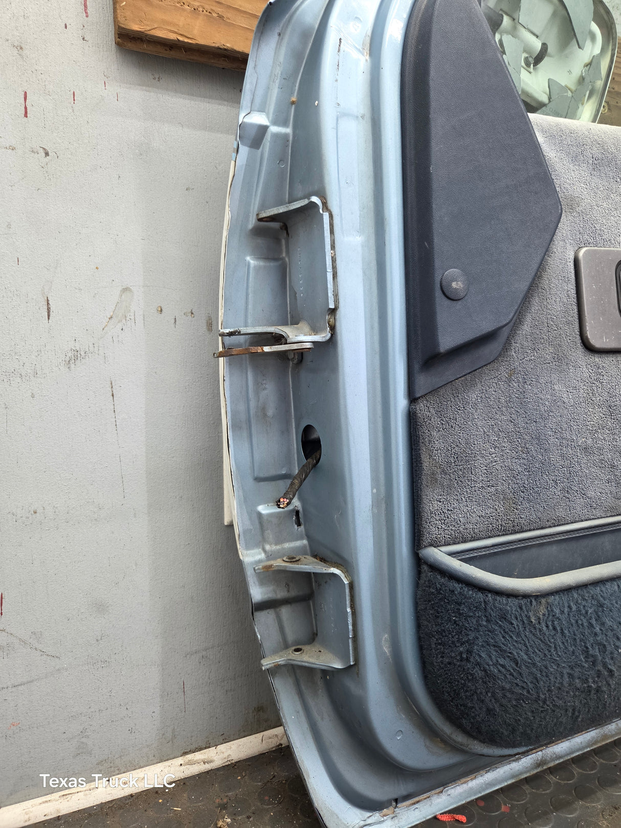 1988-2000 Chevrolet Silverado Suburban GMC Sierra RH Front Passenger Door