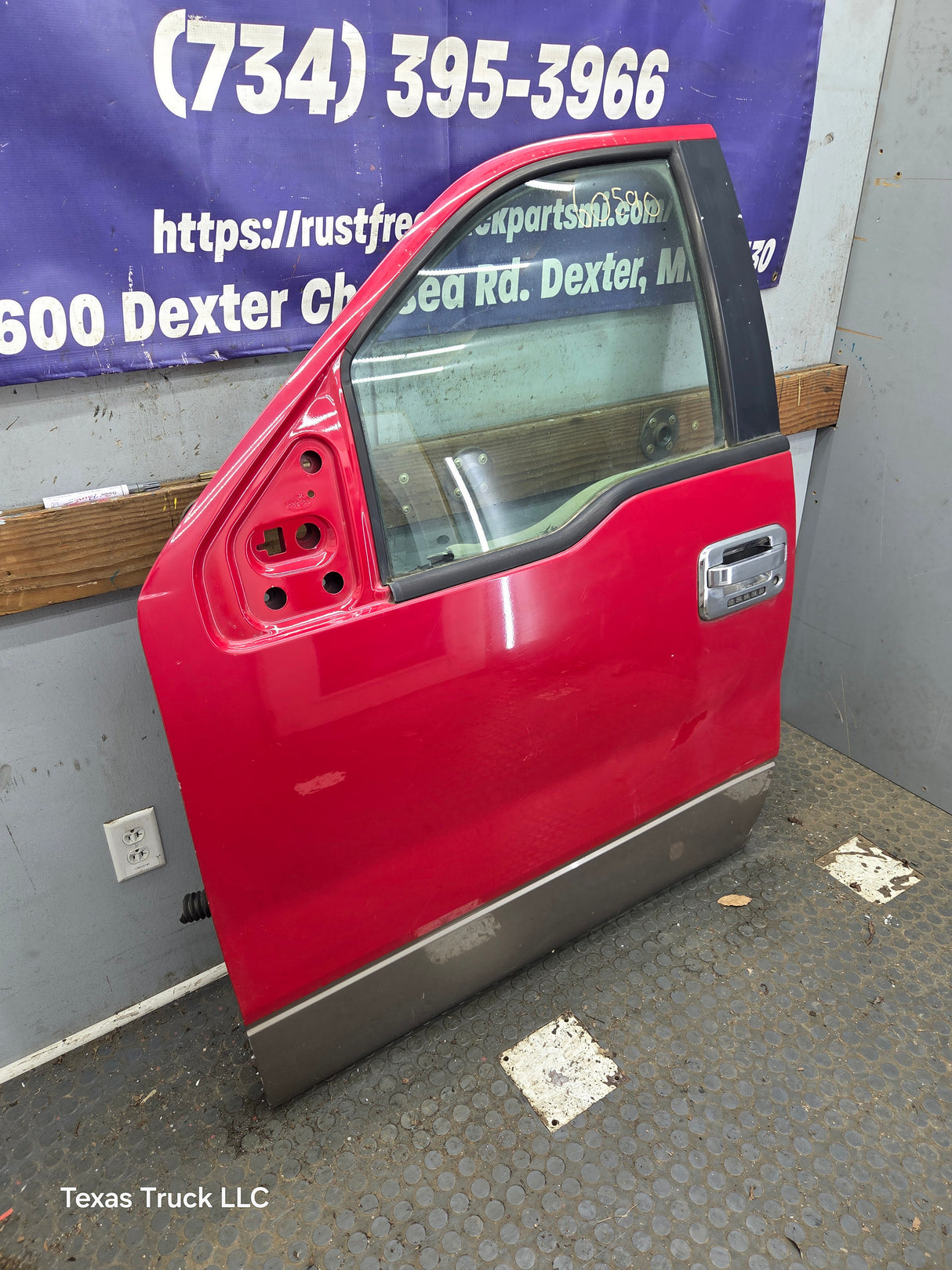 2004-2008 Ford F150 LH Driver Front CREW Cab Door