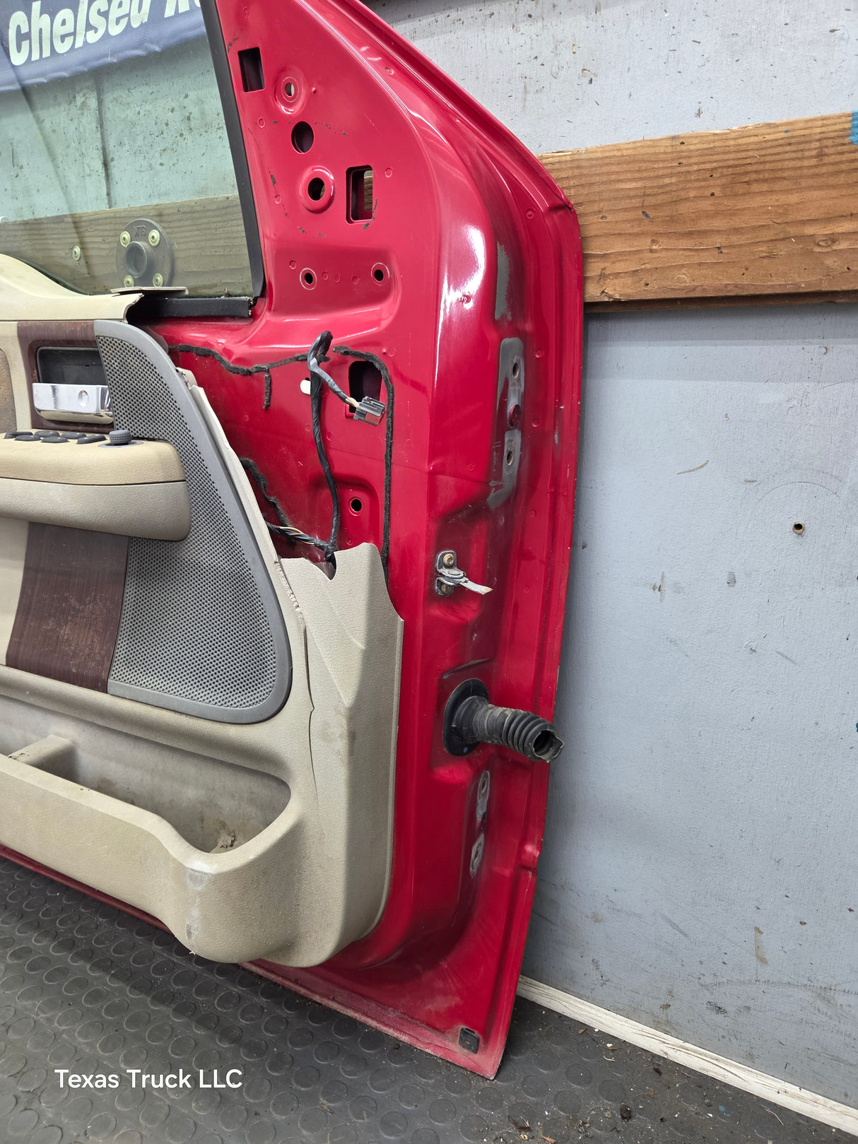 2004-2008 Ford F150 LH Driver Front CREW Cab Door