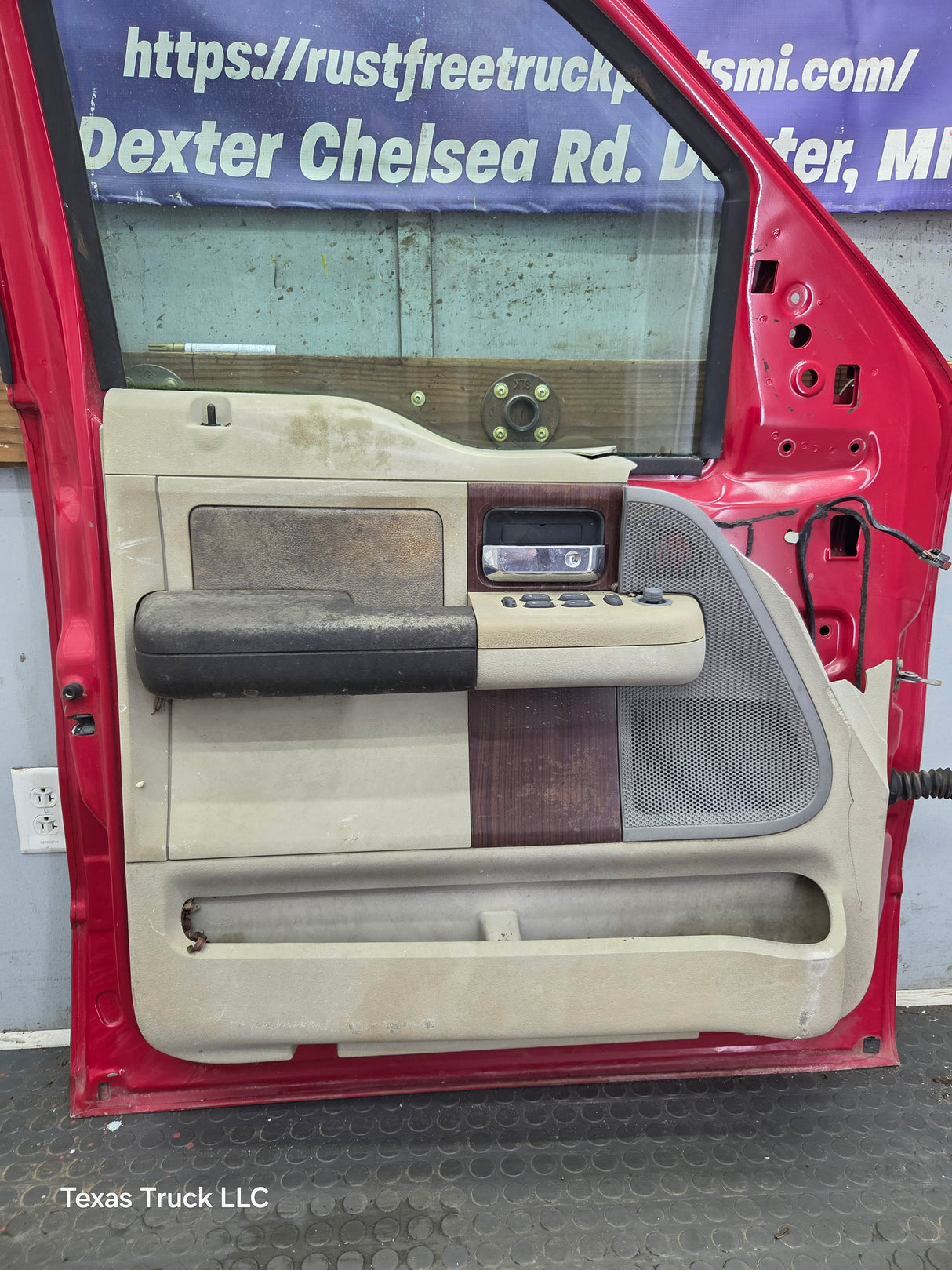2004-2008 Ford F150 LH Driver Front CREW Cab Door