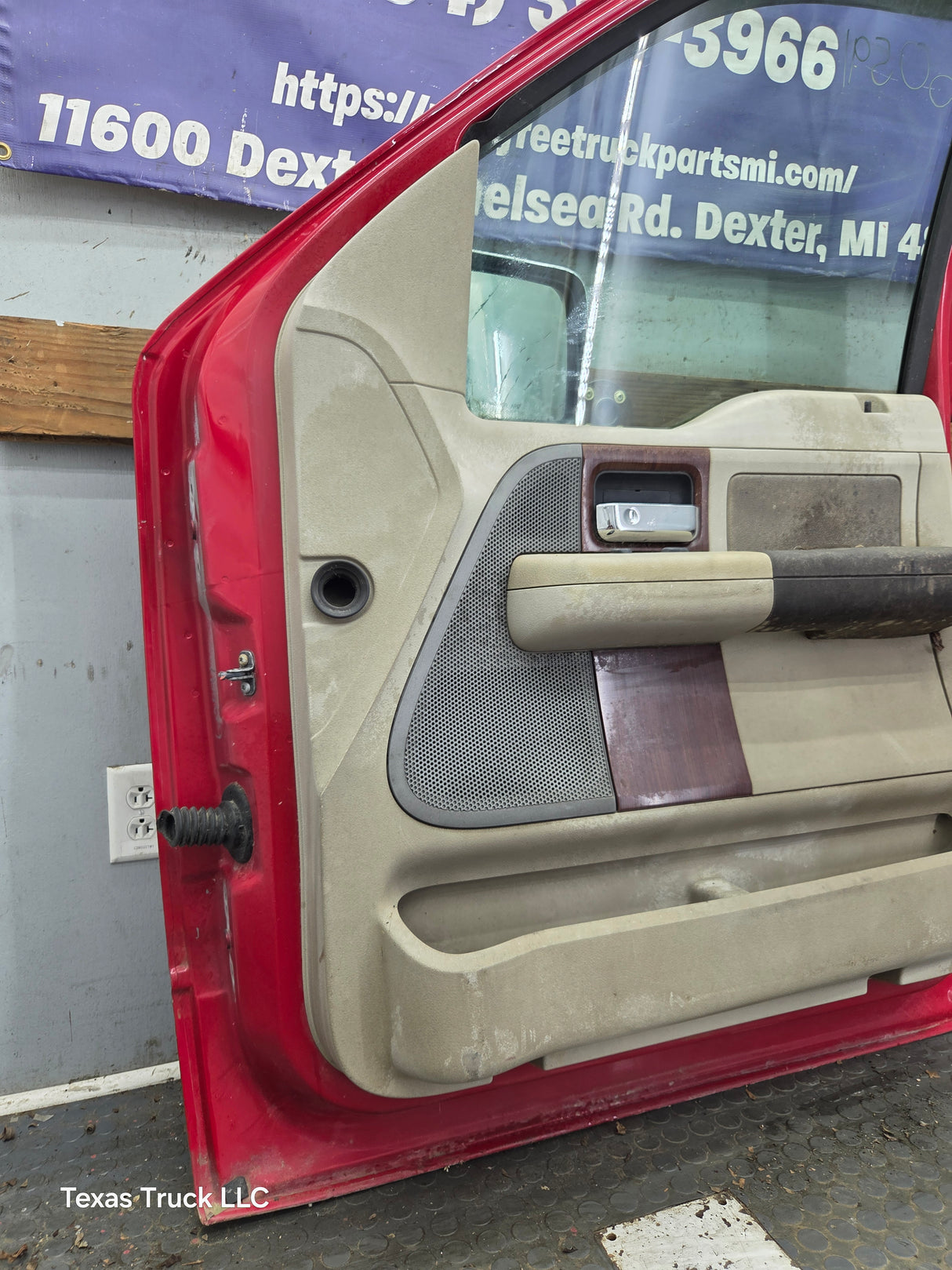 2004-2008 Ford F150 RH Passenger Front CREW Cab Door