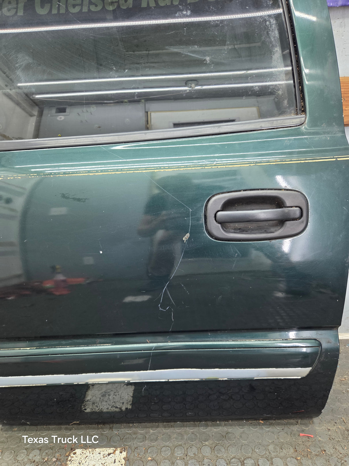 1999-2007 Chevrolet Silverado / GMC Sierra 1500 2500 3500 HD Driver side LH Crew Cab rear door