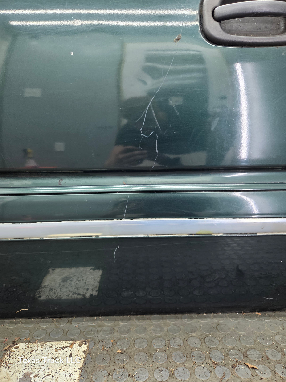 1999-2007 Chevrolet Silverado / GMC Sierra 1500 2500 3500 HD Driver side LH Crew Cab rear door