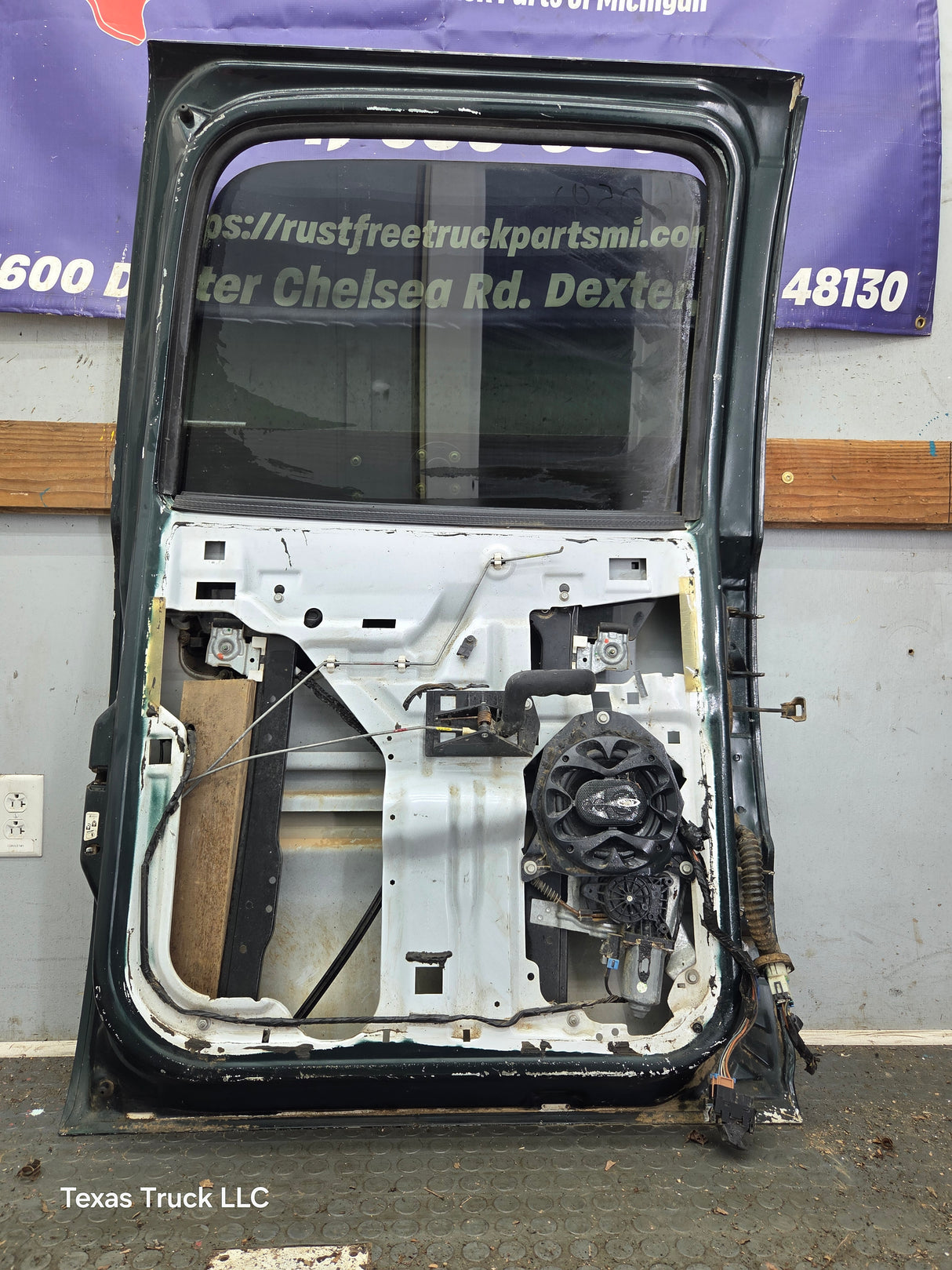1999-2007 Chevrolet Silverado / GMC Sierra 1500 2500 3500 HD Driver side LH Crew Cab rear door