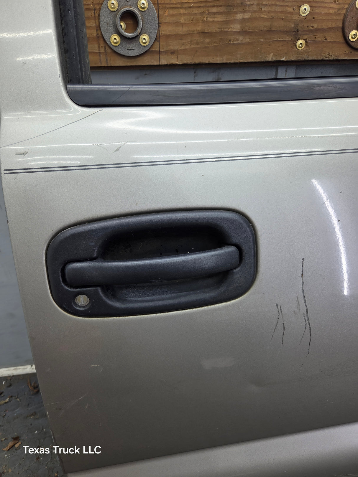 1999-2006 Chevrolet Silverado / GMC Sierra 1500 2500 3500 HD Front Passenger side Door RH