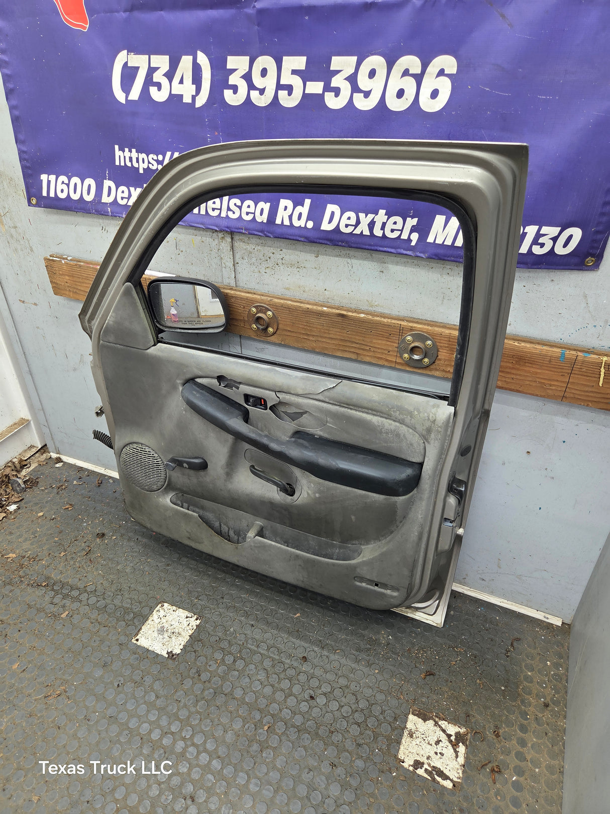 1999-2006 Chevrolet Silverado / GMC Sierra 1500 2500 3500 HD Front Passenger side Door RH