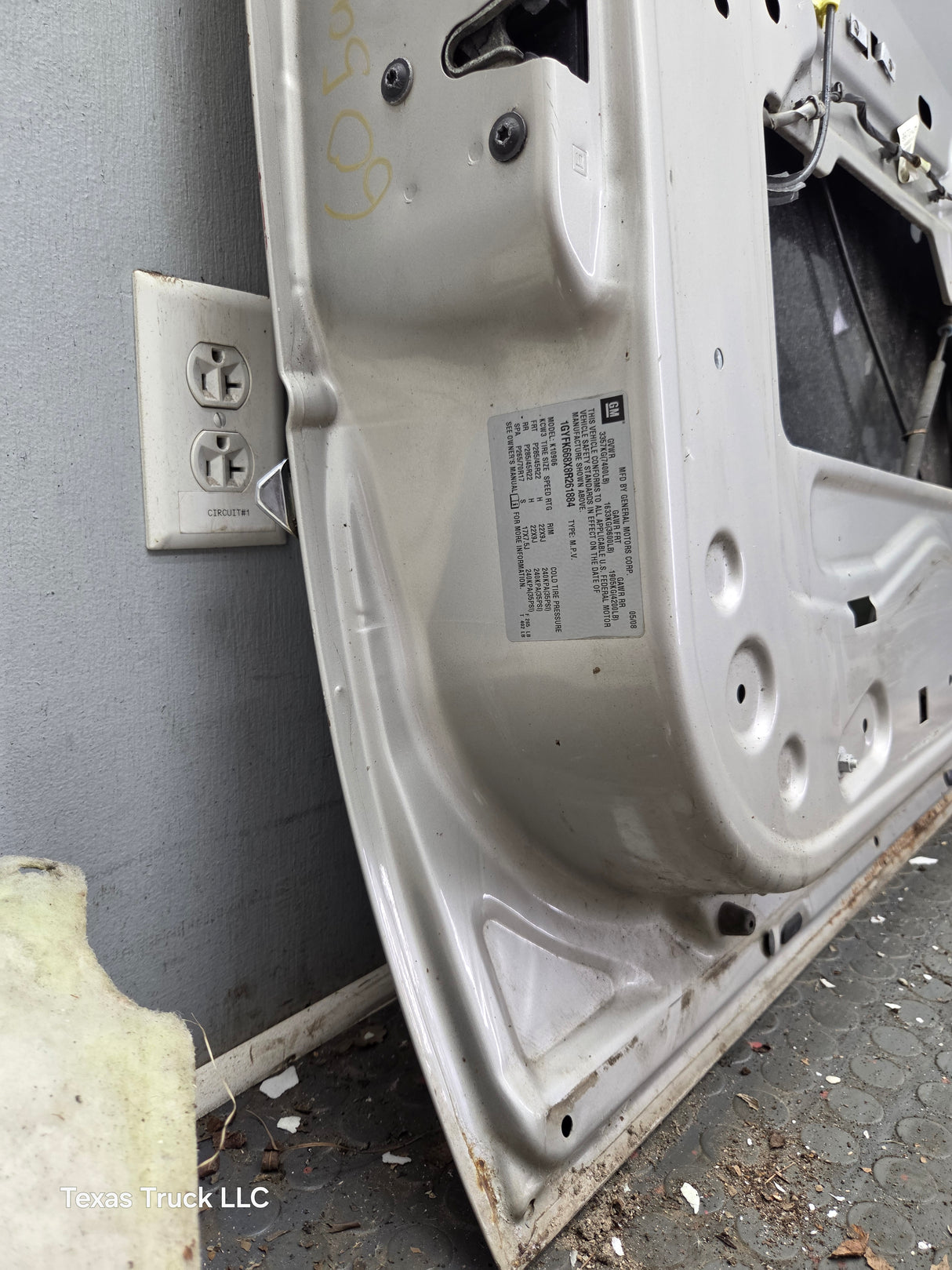 2007-2011 Cadillac Escalade LH Front Driver Side Door