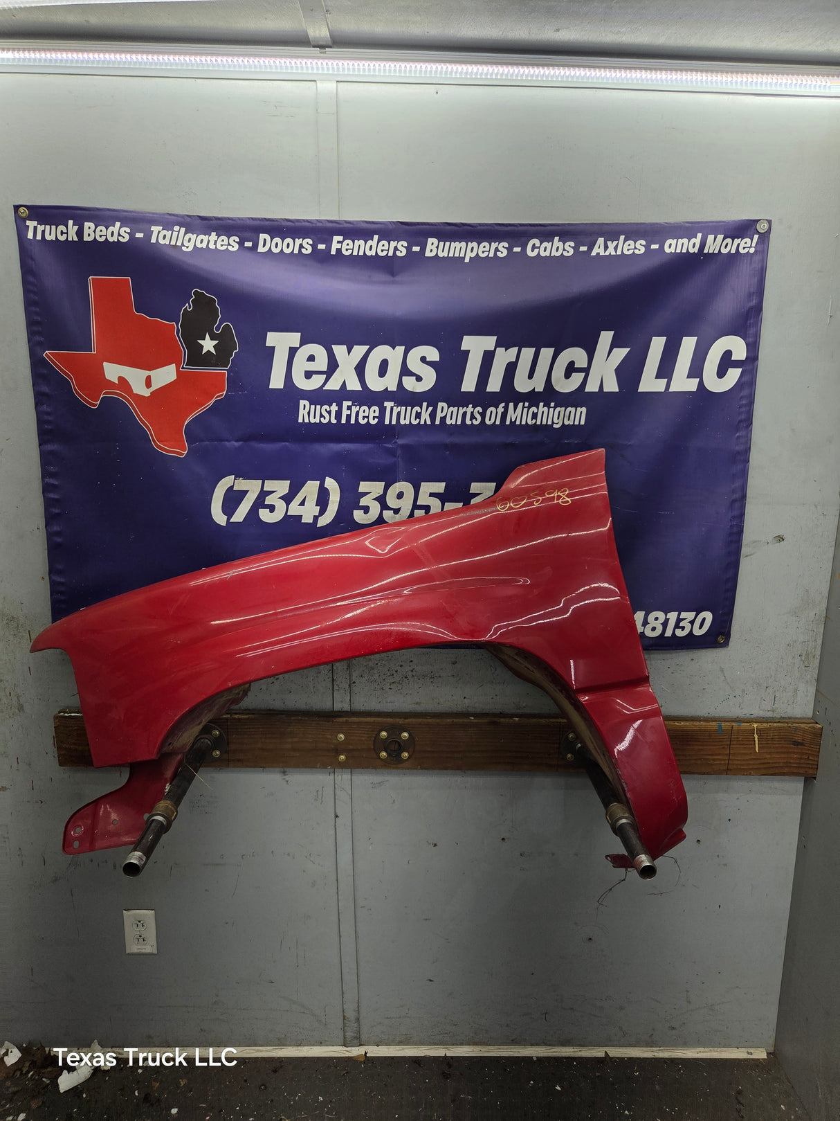 1999-2002 Chevrolet Silverado / Tahoe / Suburban 1500 2500 3500 HD LH Driver Side Front Fender