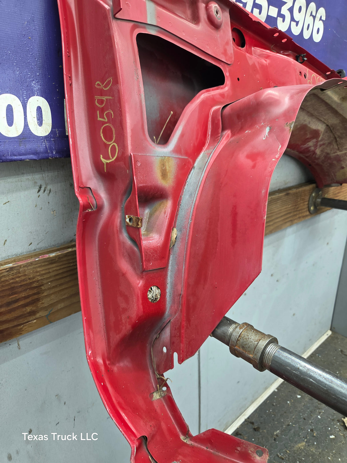 1999-2002 Chevrolet Silverado / Tahoe / Suburban 1500 2500 3500 HD LH Driver Side Front Fender