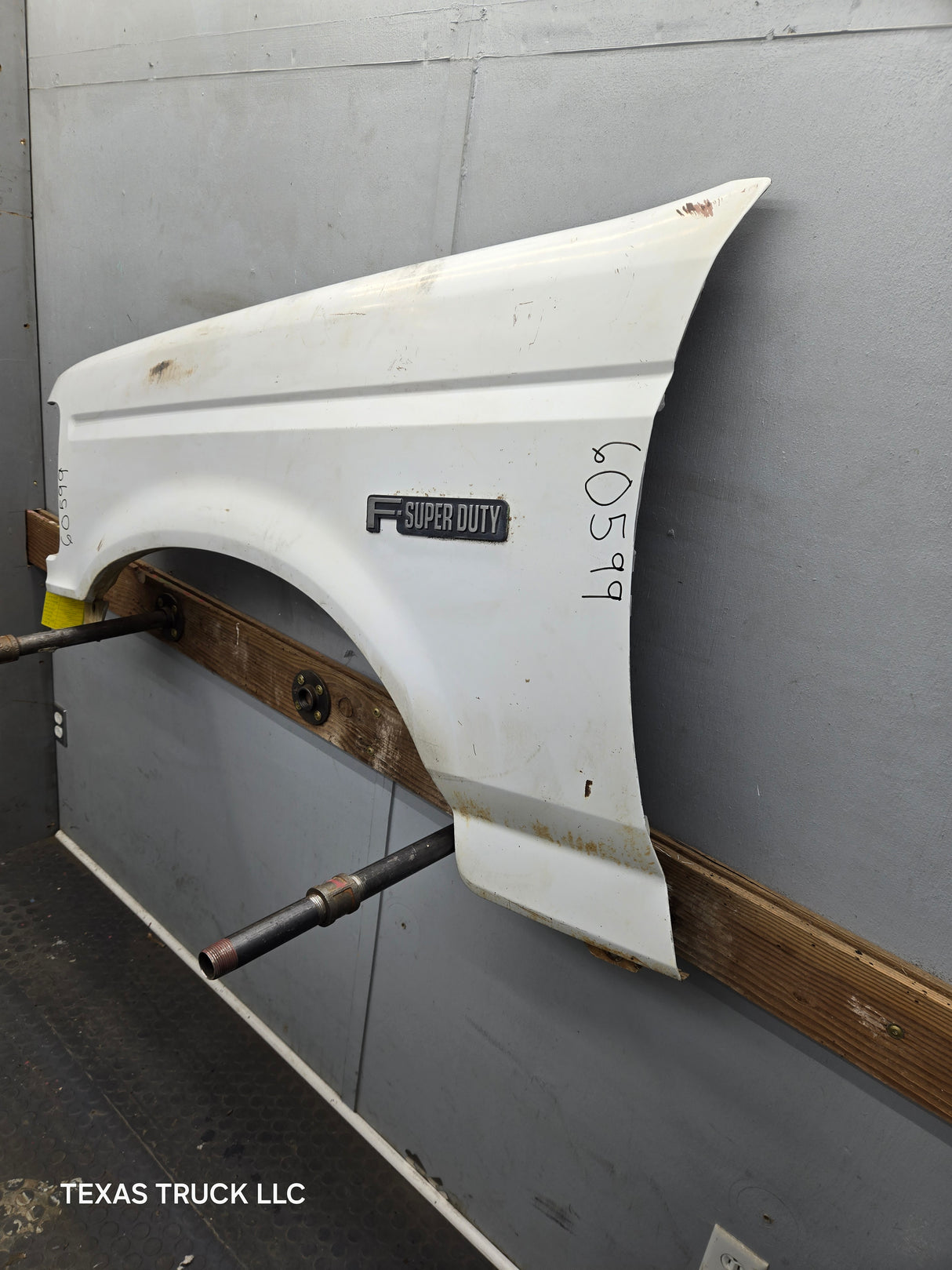 1992-1997 OBS Ford F Series F250 F350 F450 F550 Driver Side LH Front Fender