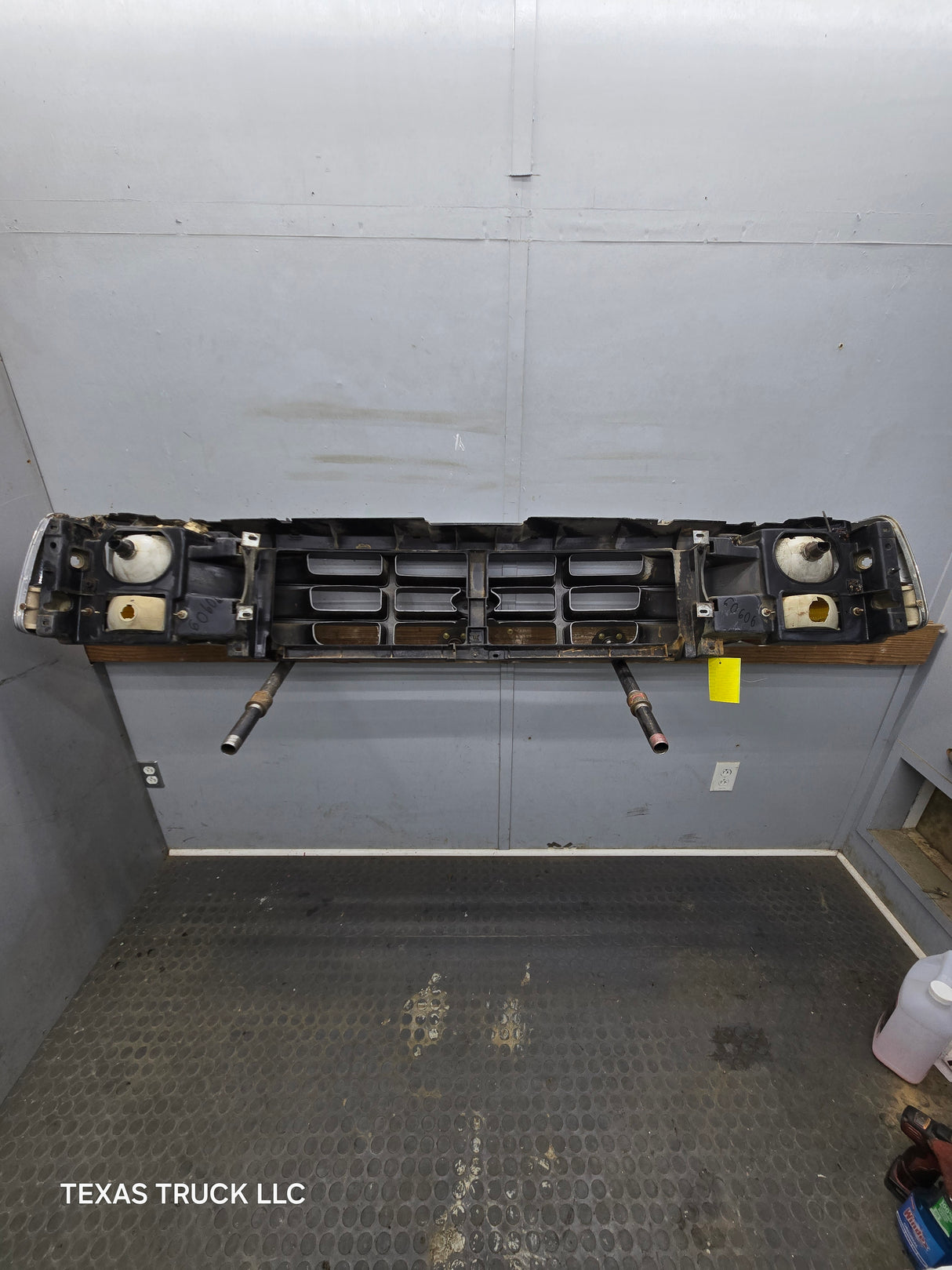 1992-1997 Ford F150 F250 F350 F450 F550 Grill With Headlights