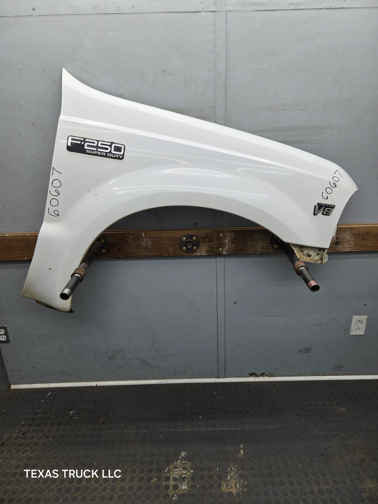 1999-2007 Ford Super Duty RH Passenger Side Front Fender F250 F350 F450 F550 Excursion