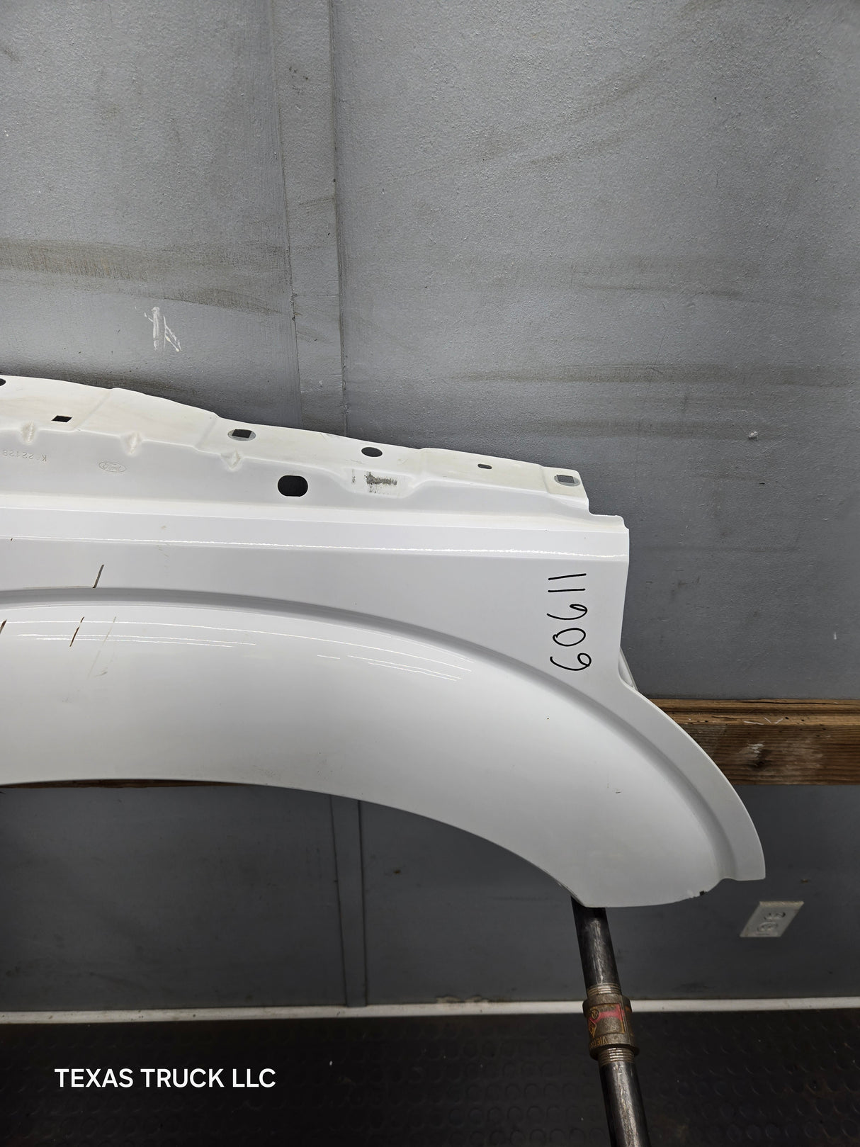 2011-2016 Ford Super Duty F250 F350 RH Passenger Side Front Fender Quarter Panel - Oxford White