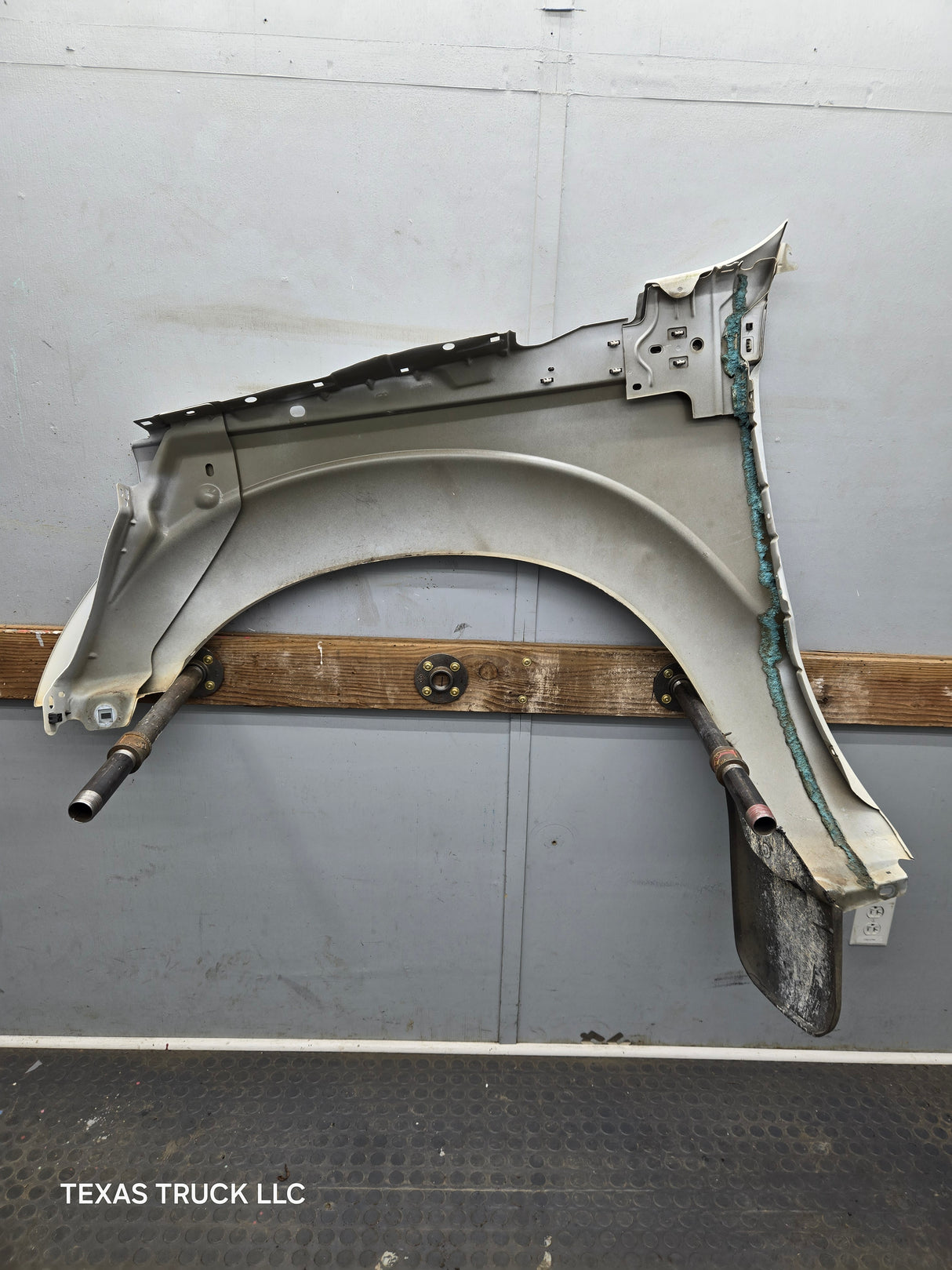2011-2016 Ford Super Duty F250 F350 RH Passenger Side Front Fender Quarter Panel - Oxford White