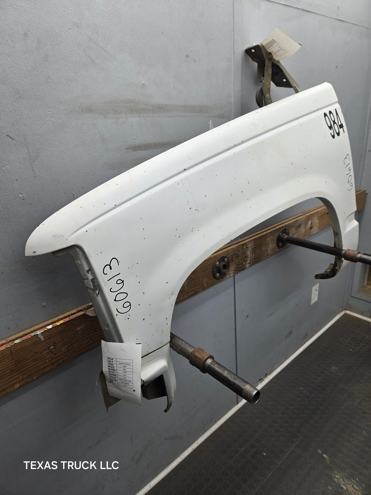 1988-1998 Chevrolet / GMC 1500 2500 3500 Left Hand Driver Side Front Fender