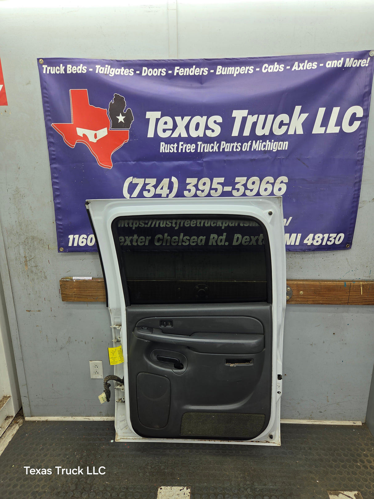 1999-2006 Chevrolet Silverado / GMC Sierra 1500 2500 3500 HD Rear Passenger Side Crew Cab Door RH