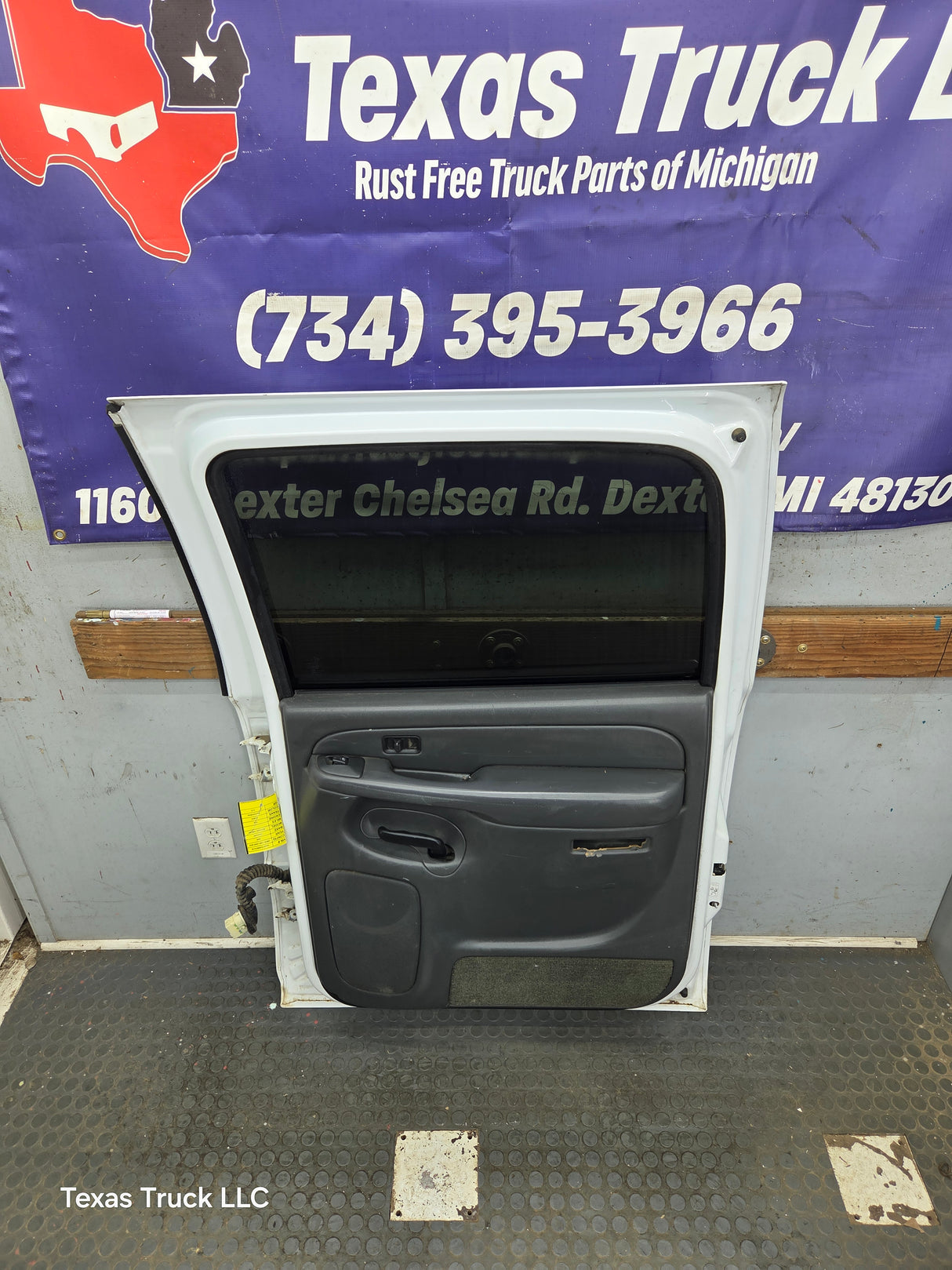 1999-2006 Chevrolet Silverado / GMC Sierra 1500 2500 3500 HD Rear Passenger Side Crew Cab Door RH