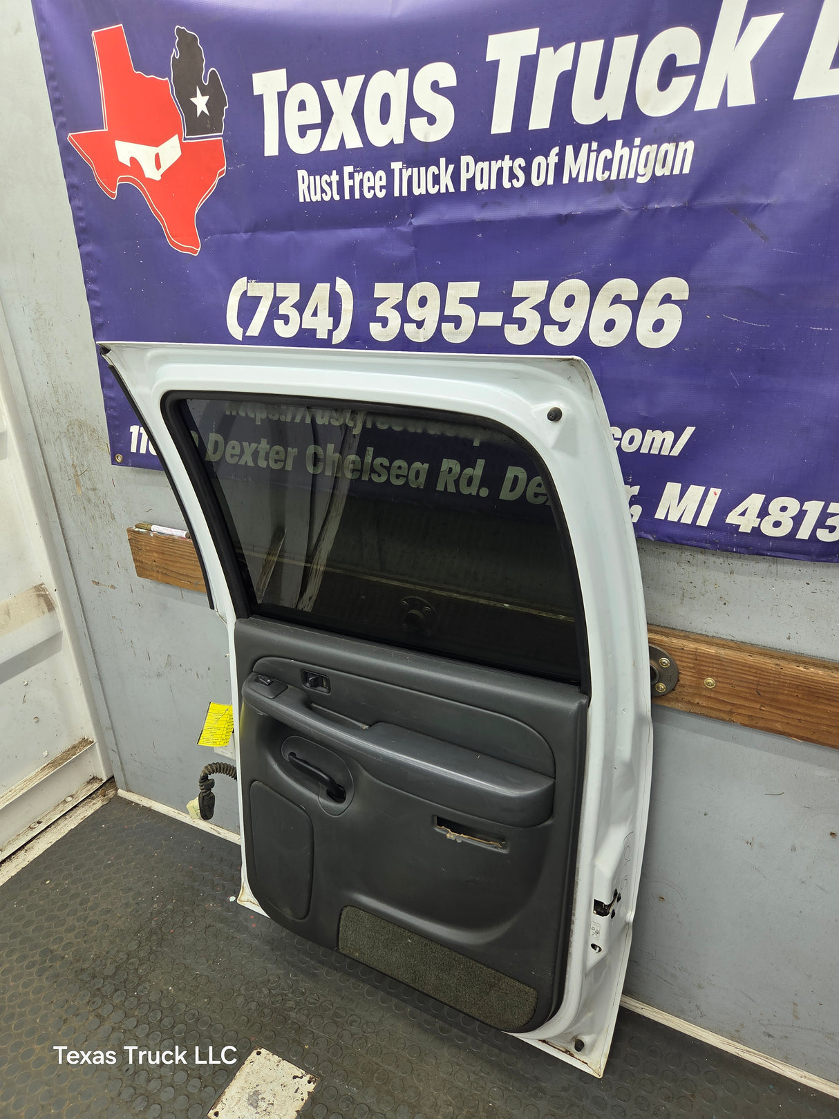 1999-2006 Chevrolet Silverado / GMC Sierra 1500 2500 3500 HD Rear Passenger Side Crew Cab Door RH