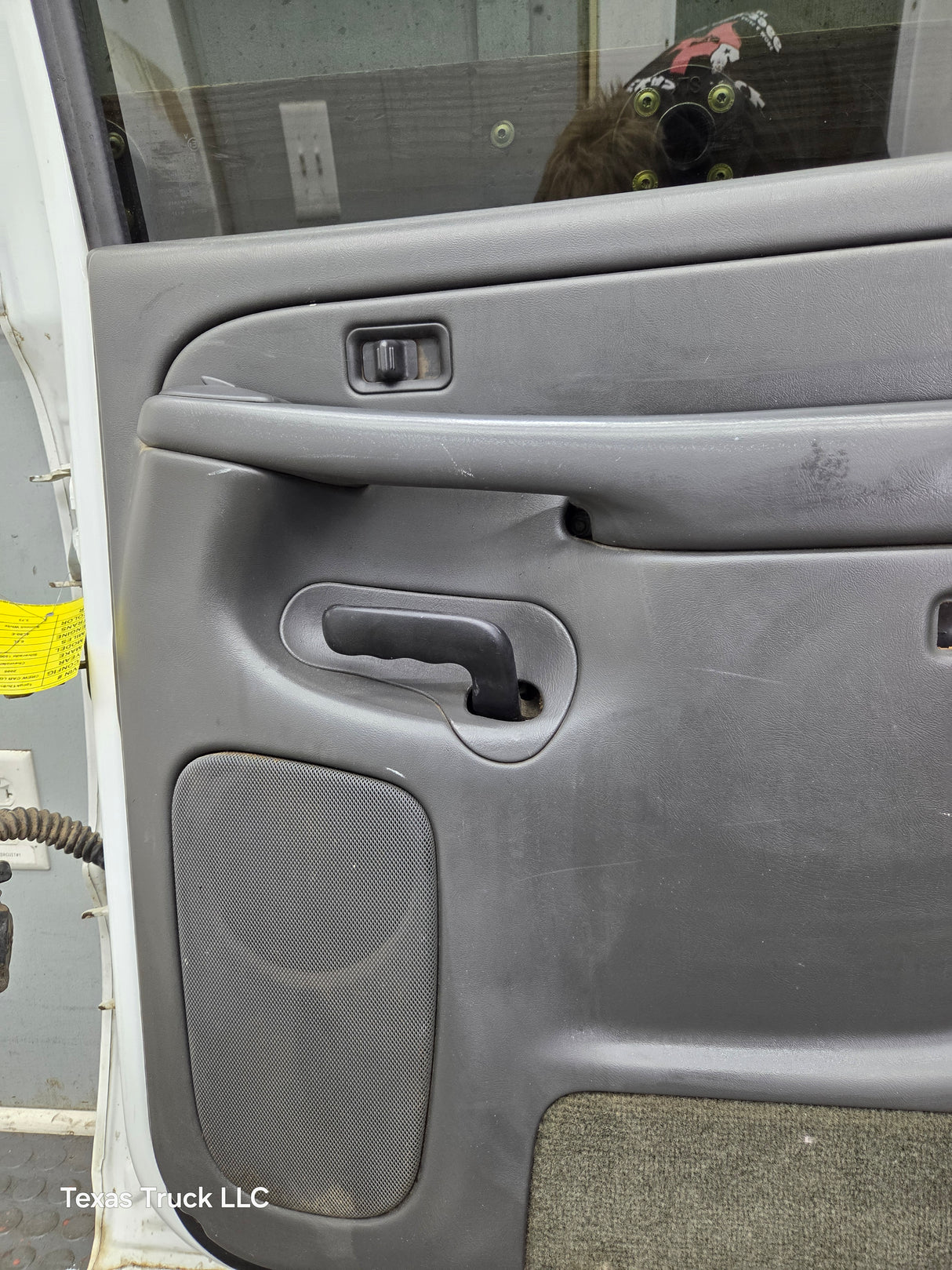 1999-2006 Chevrolet Silverado / GMC Sierra 1500 2500 3500 HD Rear Passenger Side Crew Cab Door RH