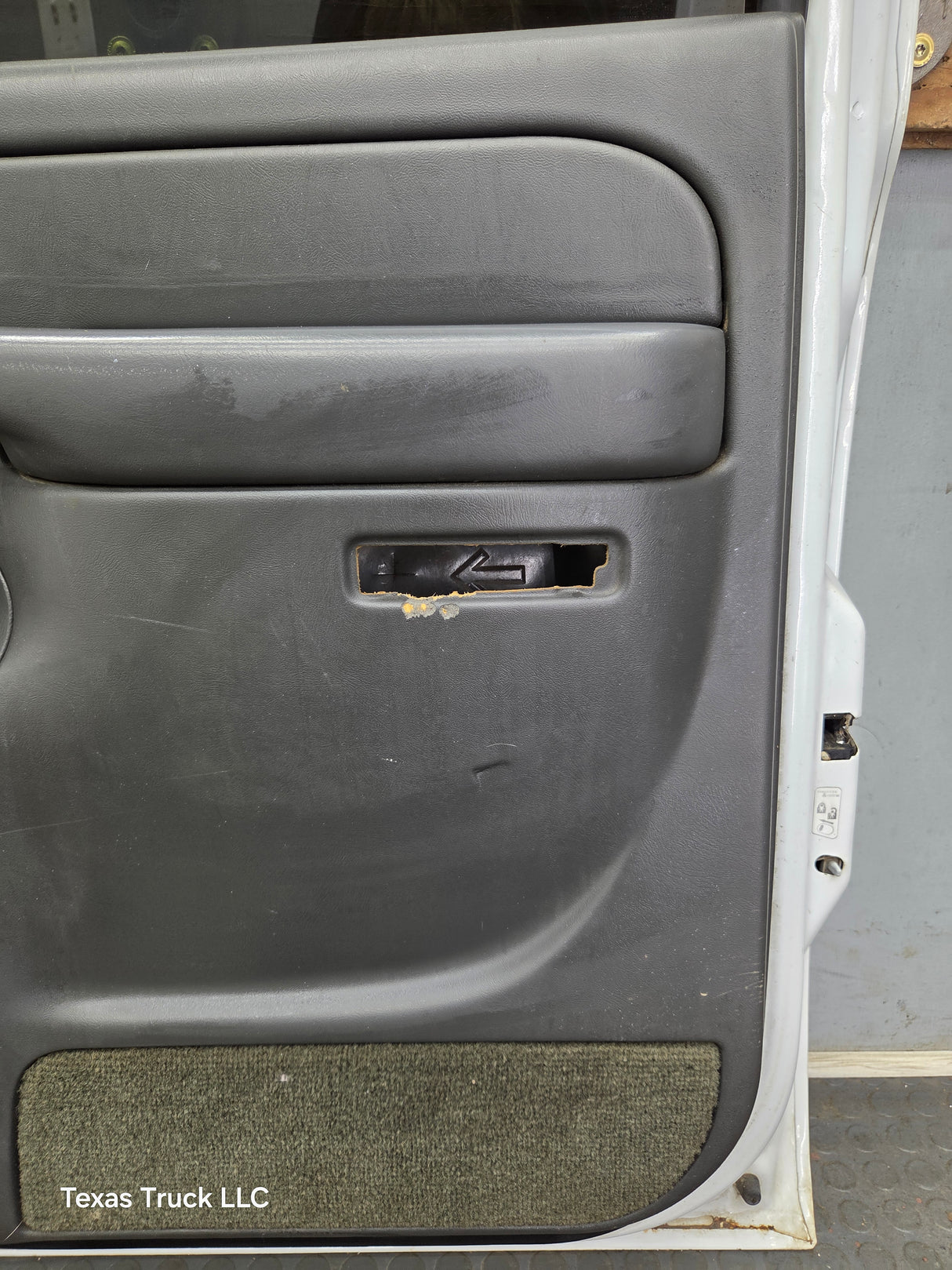 1999-2006 Chevrolet Silverado / GMC Sierra 1500 2500 3500 HD Rear Passenger Side Crew Cab Door RH
