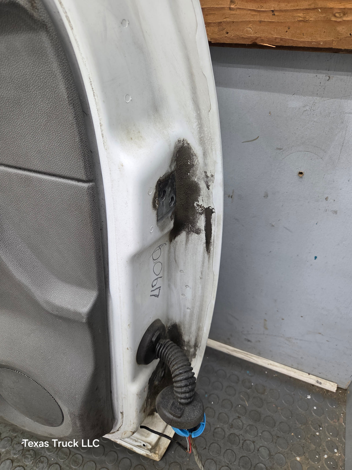 2007-2013 Chevrolet Silverado / GMC Sierra 1500 2500 3500 HD LH Front Driver Side Door