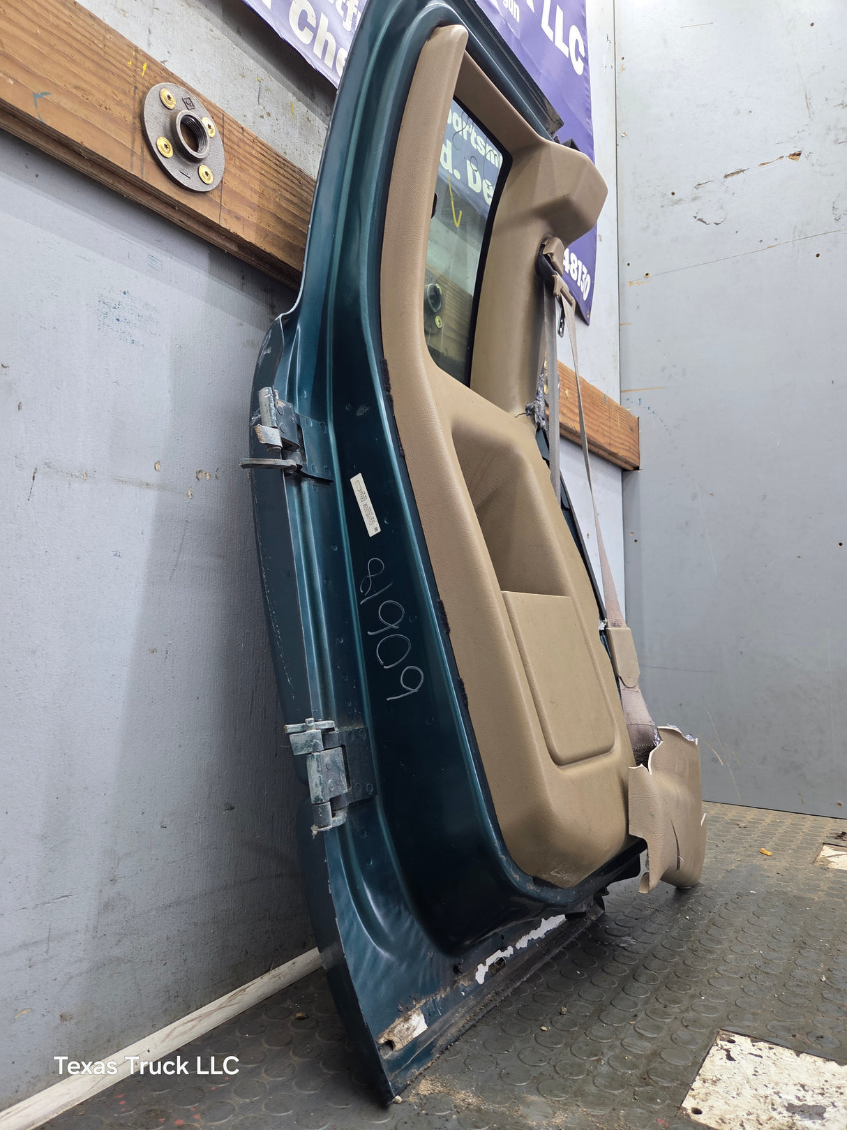 1996-2004 Chevrolet S10 / S15 / GMC Sonoma LH Driver Side Extended Cab Door