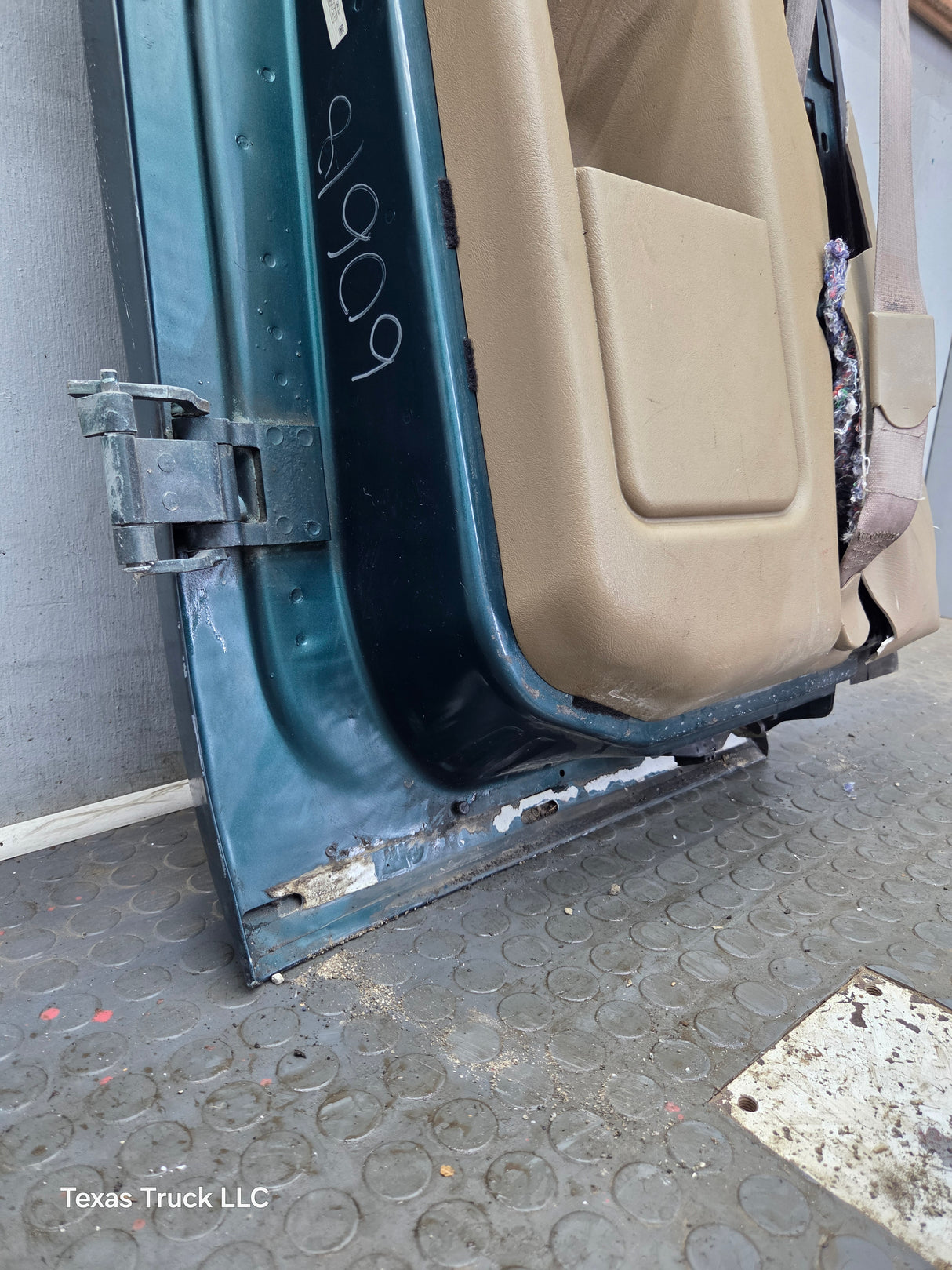 1996-2004 Chevrolet S10 / S15 / GMC Sonoma LH Driver Side Extended Cab Door