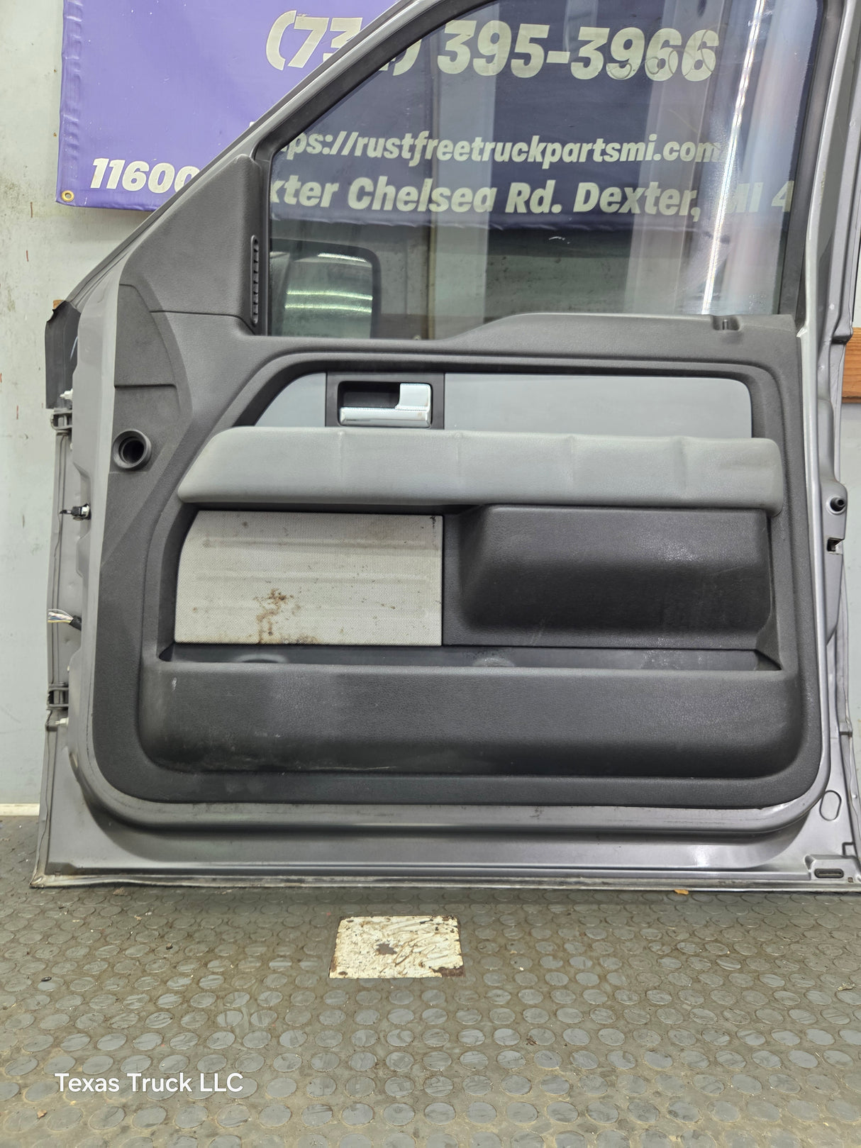 2009-2014 Ford F150 RH Passenger Side Front Door