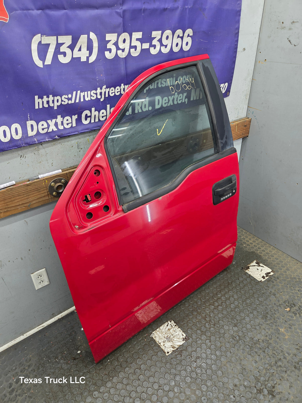 2004-2008 Ford F150 Crew Cab Driver Side Front Door LH