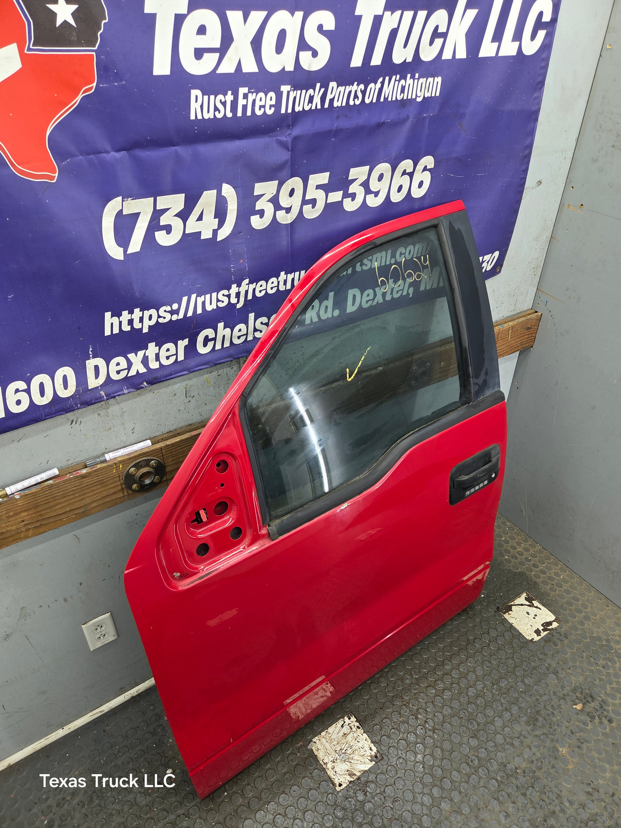 2004-2008 Ford F150 Crew Cab Driver Side Front Door LH