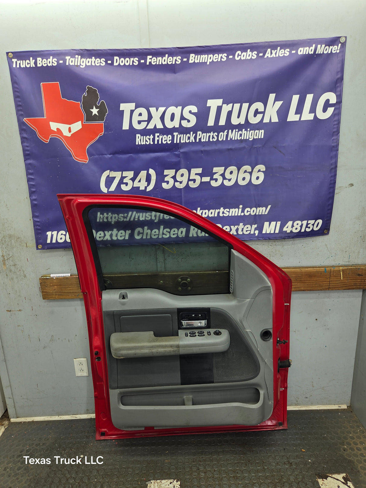 2004-2008 Ford F150 Crew Cab Driver Side Front Door LH