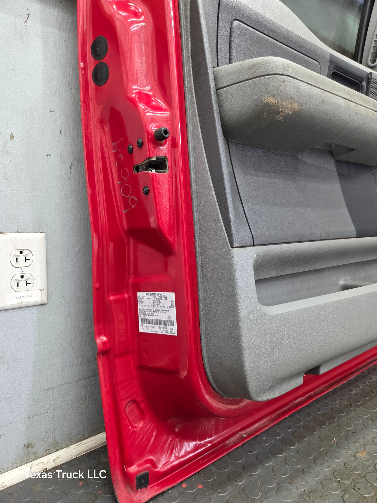 2004-2008 Ford F150 Crew Cab Driver Side Front Door LH