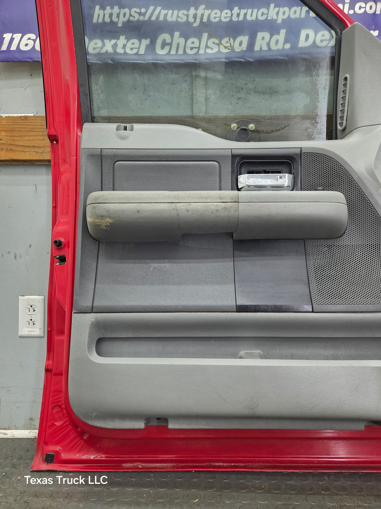 2004-2008 Ford F150 Crew Cab Driver Side Front Door LH